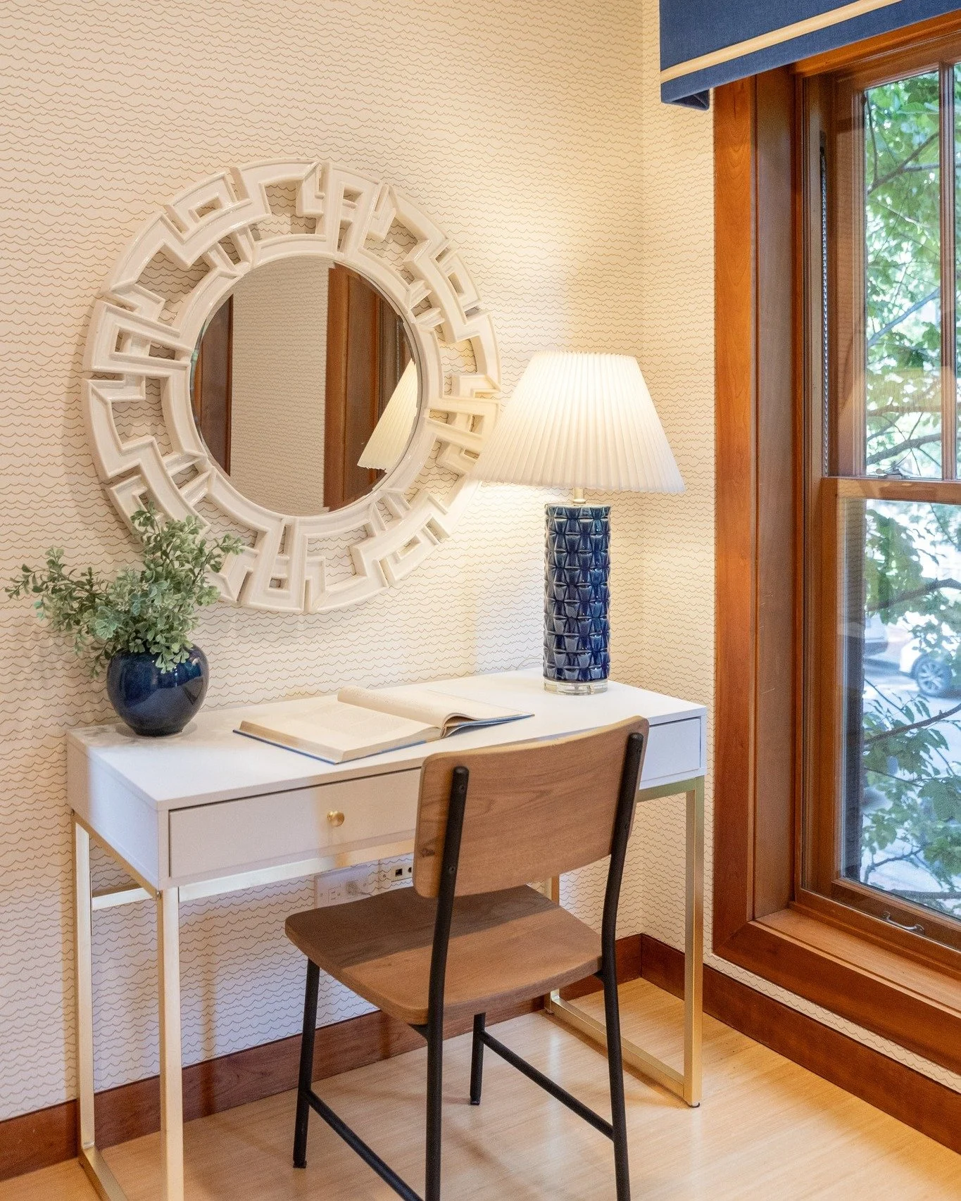 The most impactful staging moments aren&rsquo;t always the grand ones.⁣⁣
⁣⁣
Maximizing quiet corners and turning unused space into lifestyle moments helps buyers emotionally connect and envision themselves at home.⁣⁣
⁣⁣
In fact, 83% of buyers&rsquo; 