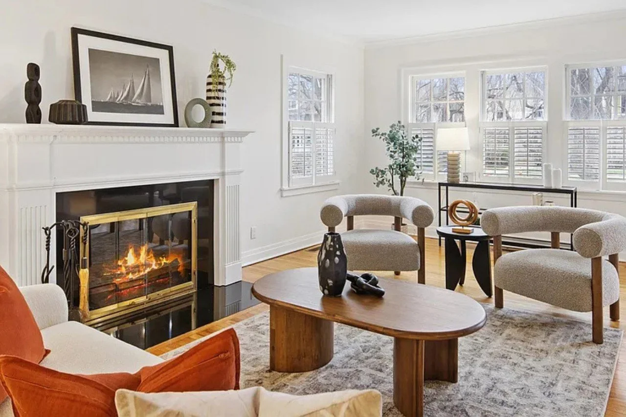 One week. That's all it took.⁣
⁣
1620 Washington Ave in Wilmette came to us completely vacant. We brought in warmth, defined the scale, and gave buyers a visceral sense of how the home could live.⁣
⁣
Under contract in seven days. ⁣
⁣
Vacant homes ask