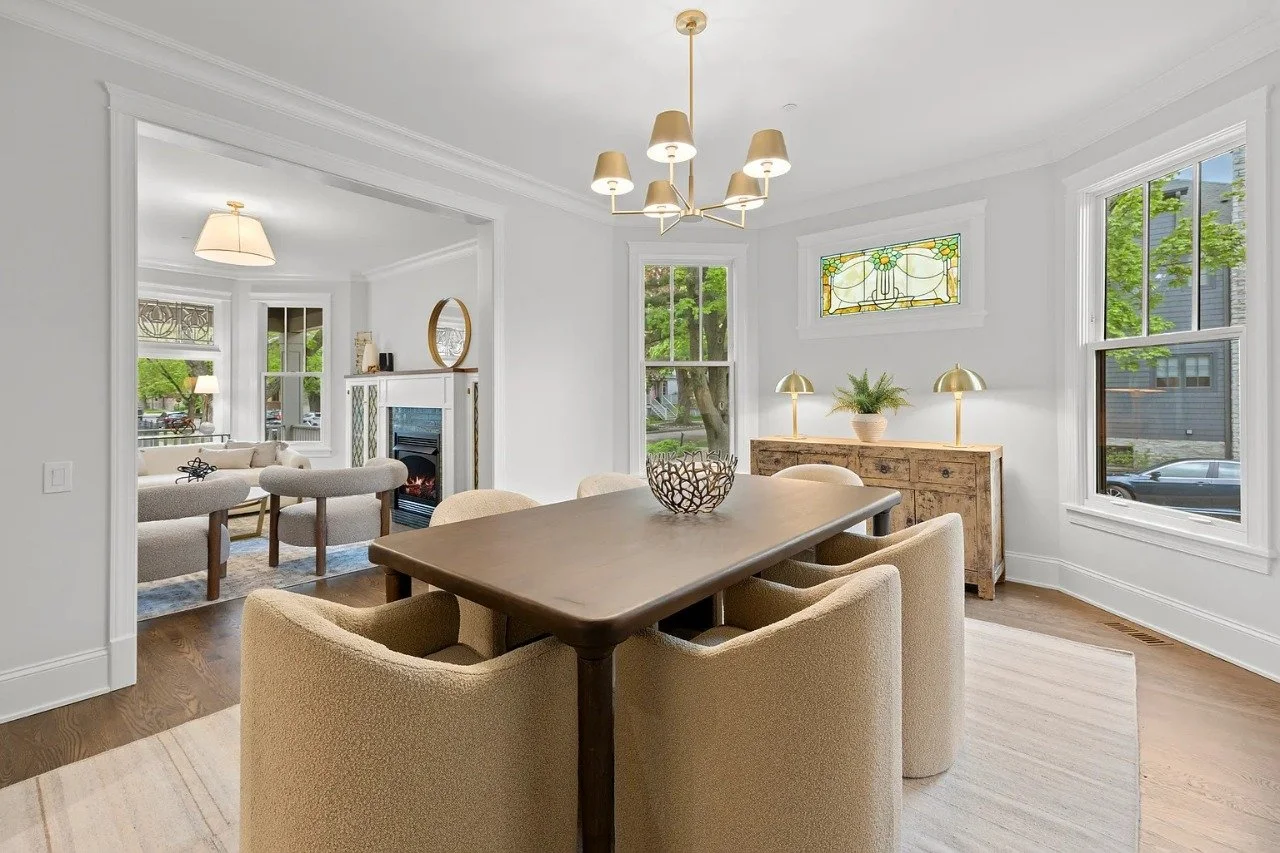 Not every buyer walks into a home and immediately sees its potential. Sometimes the rooms feel smaller than they are. The layout feels uncertain. And yes, they can't figure out where the TV goes (you know&hellip;the important stuff).⁣
⁣
That's exactl