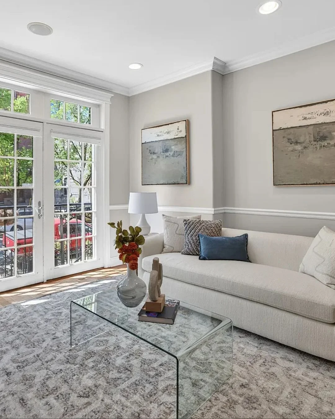 Vacant homes have to work twice as hard to connect. Empty rooms read cold, and dated finishes can make even a well-maintained home feel harder to place.⁣
⁣
At this now-closed Lakeview duplex down, we focused on warming up the existing character and g