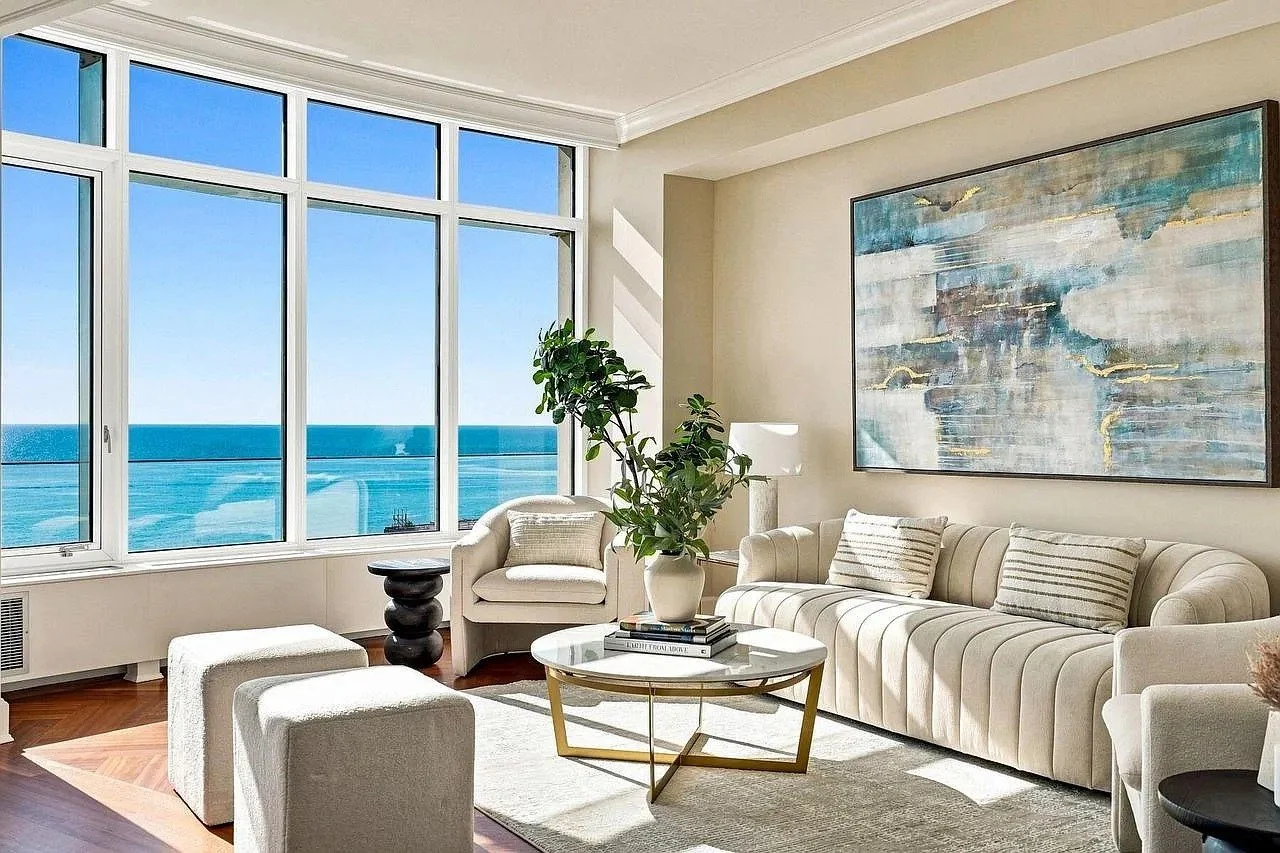 With sweeping Lake Michigan views, floor-to-ceiling windows, and a private terrace, this University Club Tower residence didn't need us to make a statement. It needed us to know when to step back.⁣
⁣
A week ago we showed you its sister unit, Unit 902