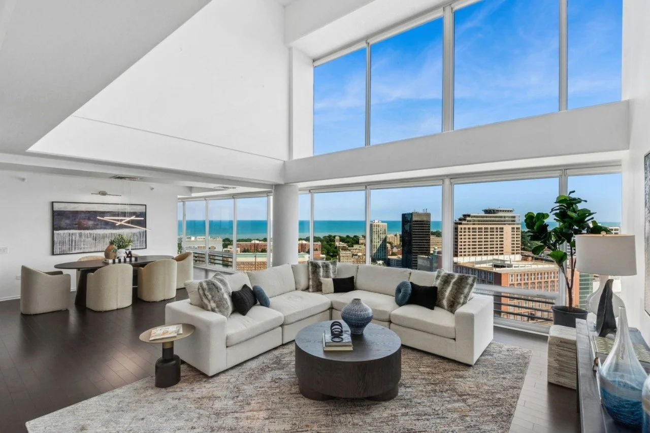 Famed architect David Hovey gave us a stunning starting point with this North Shore project: soaring ceilings, walls of glass, and views most people only dream of.⁣
⁣
This duplex penthouse at Optima Views is the crown jewel of Evanston's skyline, wit