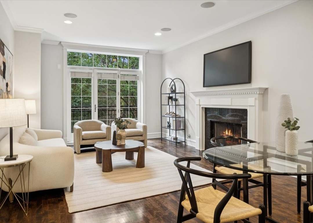 1365 N Mohawk Unit 2N - 2 Days on Market. Closed $76K over ask. 2000% ROI on Staging Investment.