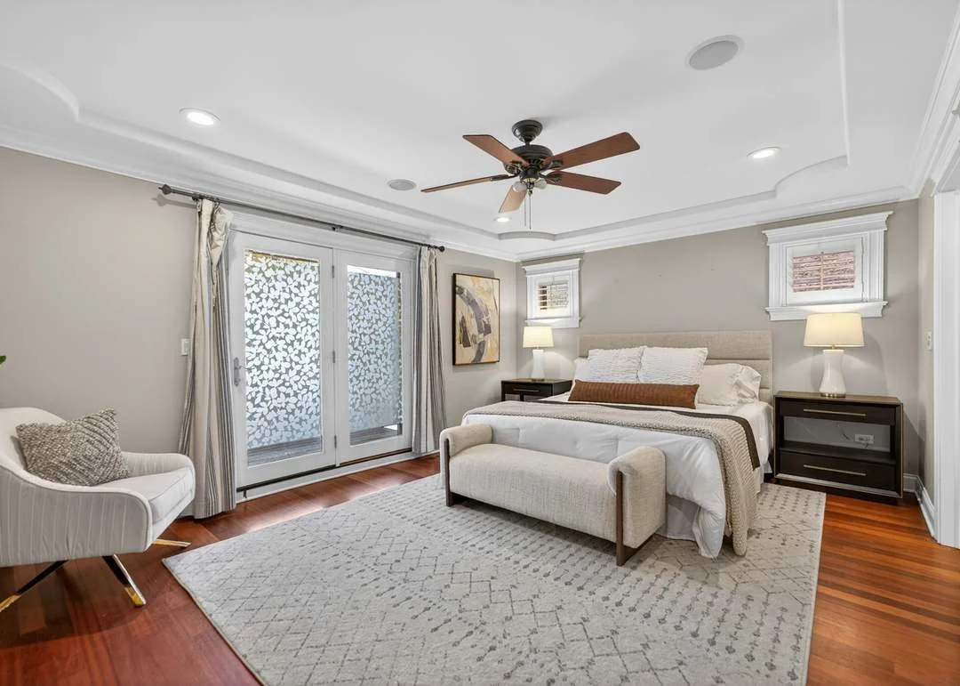 924 W Roscoe Unit 1. 6 Days on Market. Closed $50K over ask. 1200% ROI on Staging Investment.