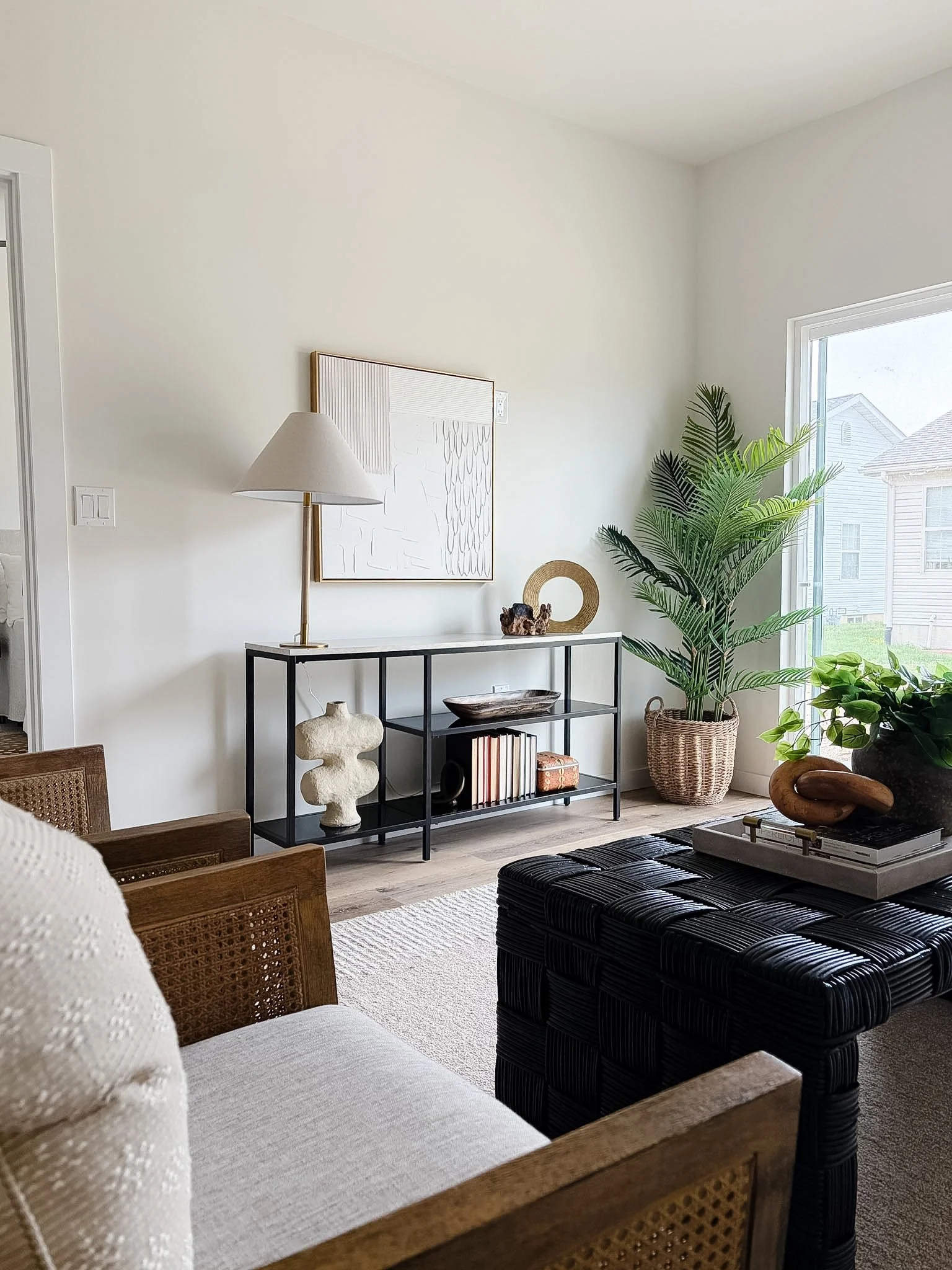 Listed April 9. Under contract April 28. Highland, IL.

160A Field Crossing Drive is a 3BR/2BA new construction single family at $274,900 -- and it moved in under three weeks.

New builds have an interesting staging challenge: the finishes are the se