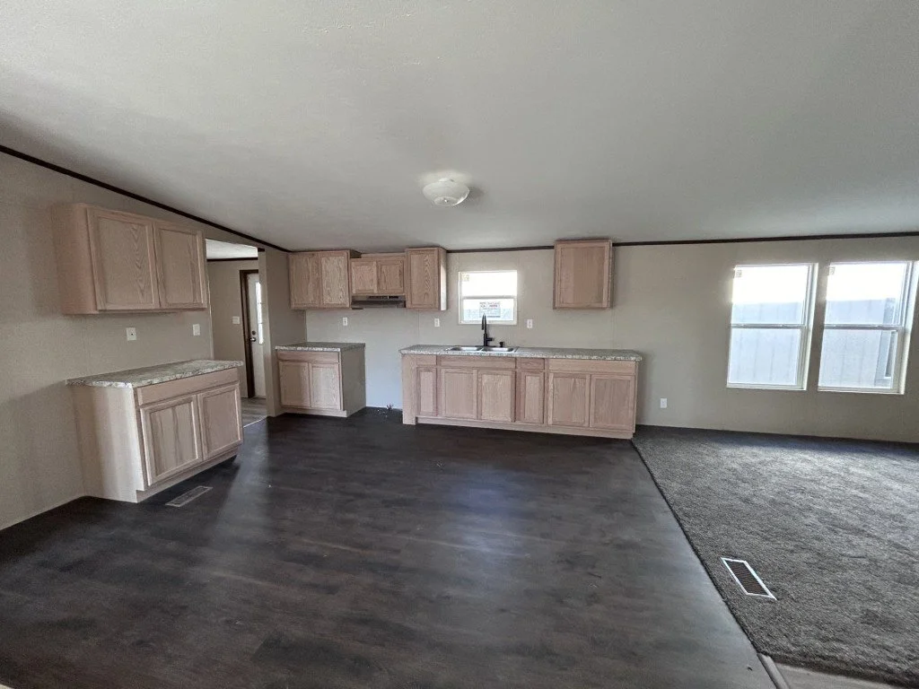 922b3de9-89e8-413a-b30b-8c1778d8b25f (Medium).jpg