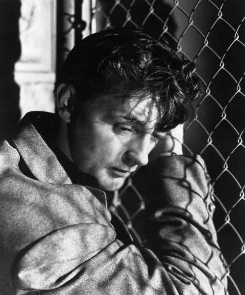 Robert Mitchum: A Constant Motion of Escape