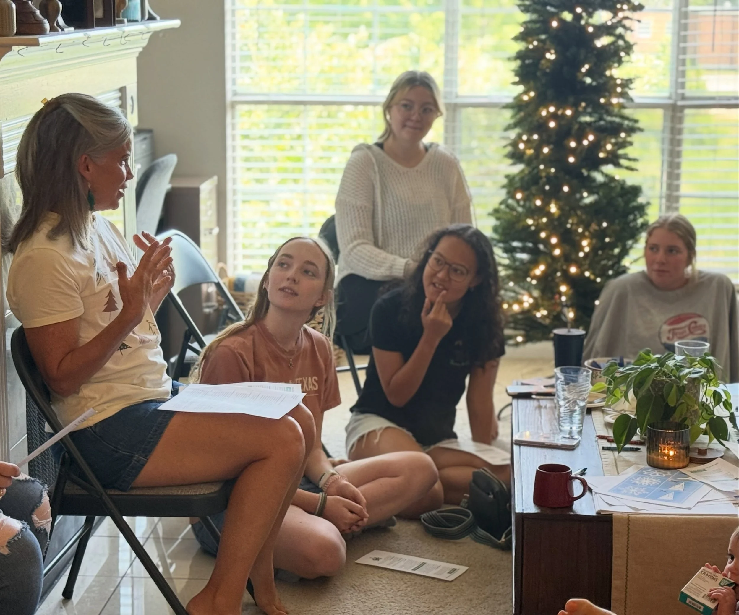 MERRY CHRISTMAS🎄 (in July🏝️)

The ladies of Ridgetop Church got together to celebrate Christmas in July! So grateful that celebrating the birth of Jesus never has to be contained to just one time of year❤️ 

Lots of laughs, cookies, iced hot coca, 