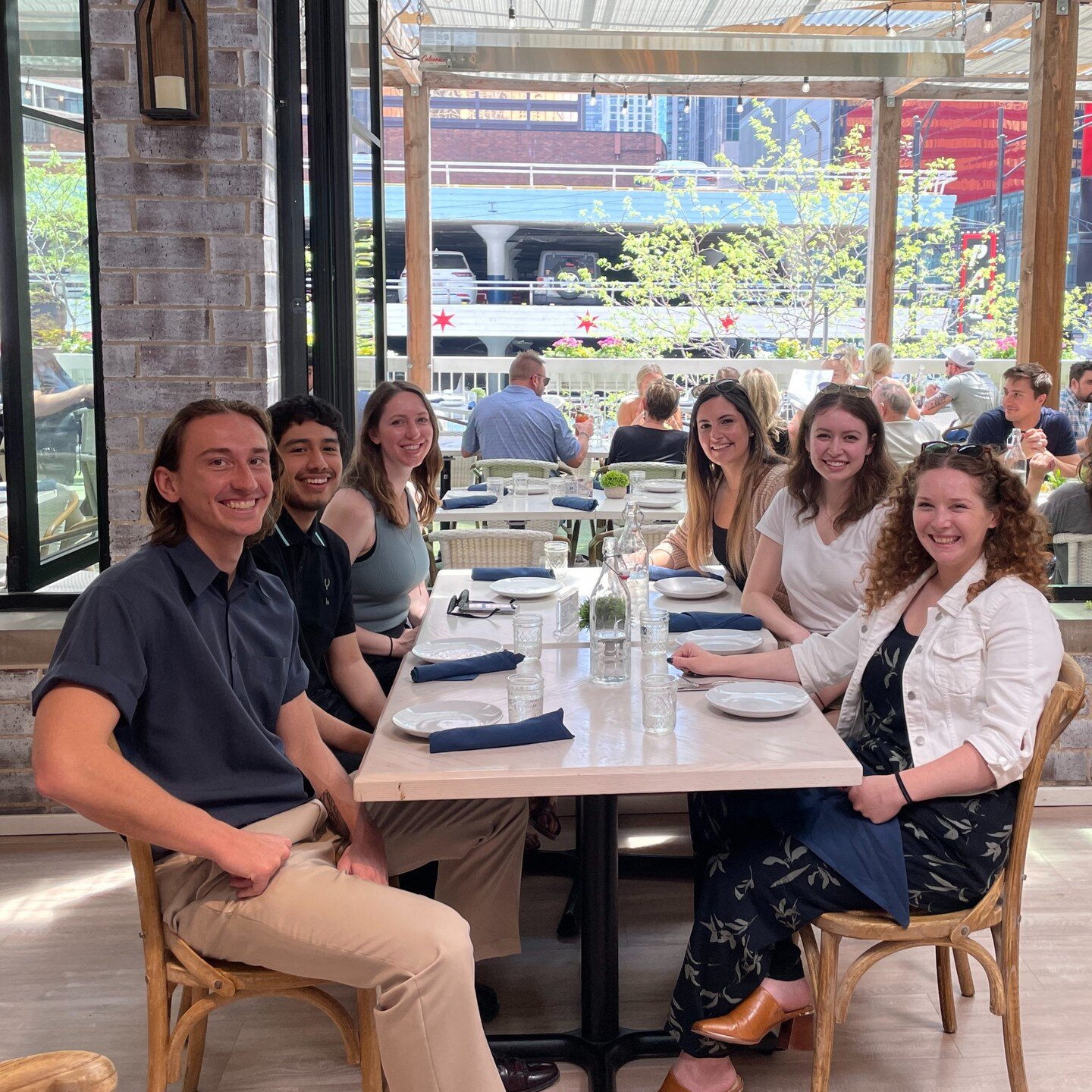 Spotted🔎 members of our Chi-town team dining alfresco for lunch at @thehamptonsocial. Here's to more memories like this across all of our office locations worldwide! 

#agency #agencylife #agencyculture