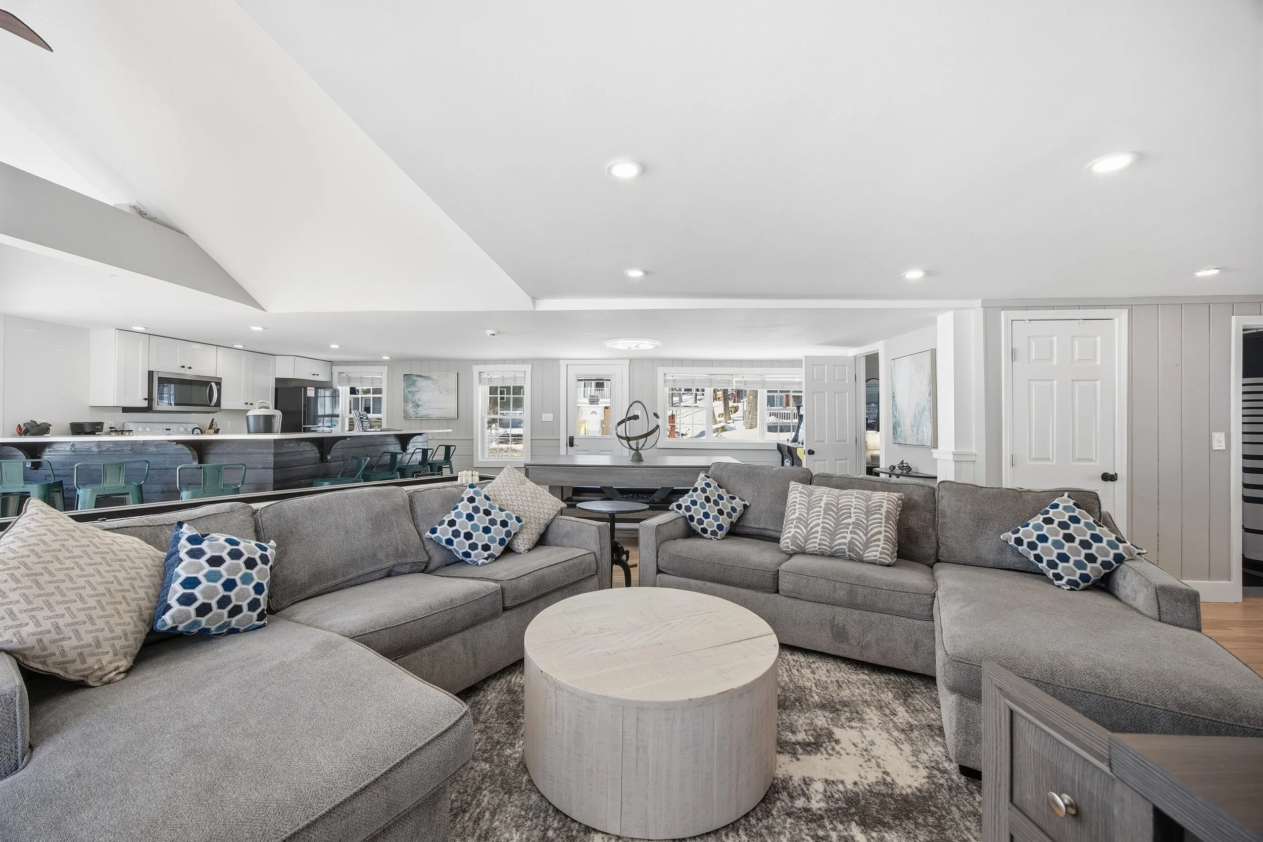 Villa Lago: Sleeps: 12