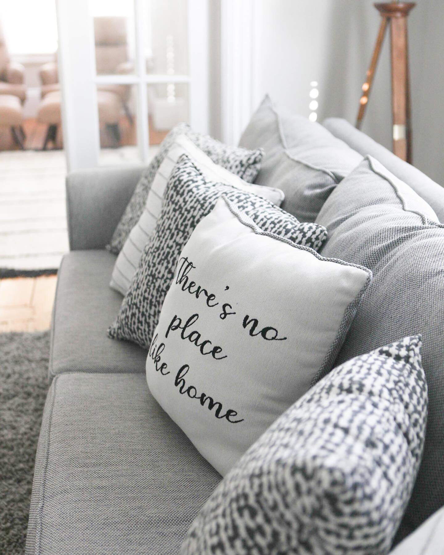 Make The Farmhouse BBH your home away from home! Steps away from exploring what Boothbay has to offer.

#boothbay #vacationhome #strsharesunday #str #vacationrental #mainevacationrental #bbh #boothbayharbor #boothbayharbormaine #airbnb #vrbo #maineai