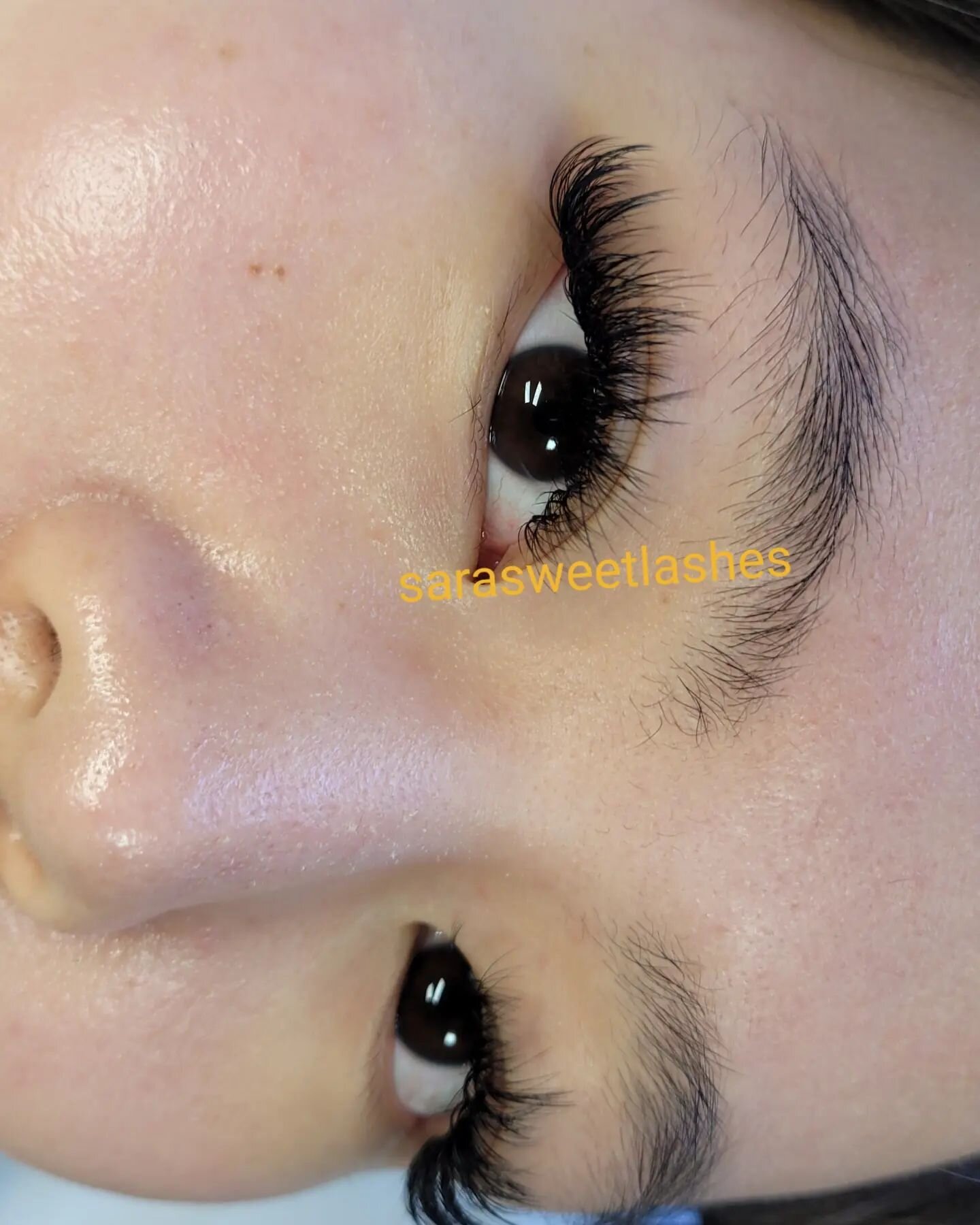 Forever young #lashes #lash #lashartist #lashextensions #lashtech #vanlifestyle #van #vancouverlashtech #vans #styleblogger #style #yvrkash #art #artwork #buzz #lashartist #hybrid #wispylashes #lash