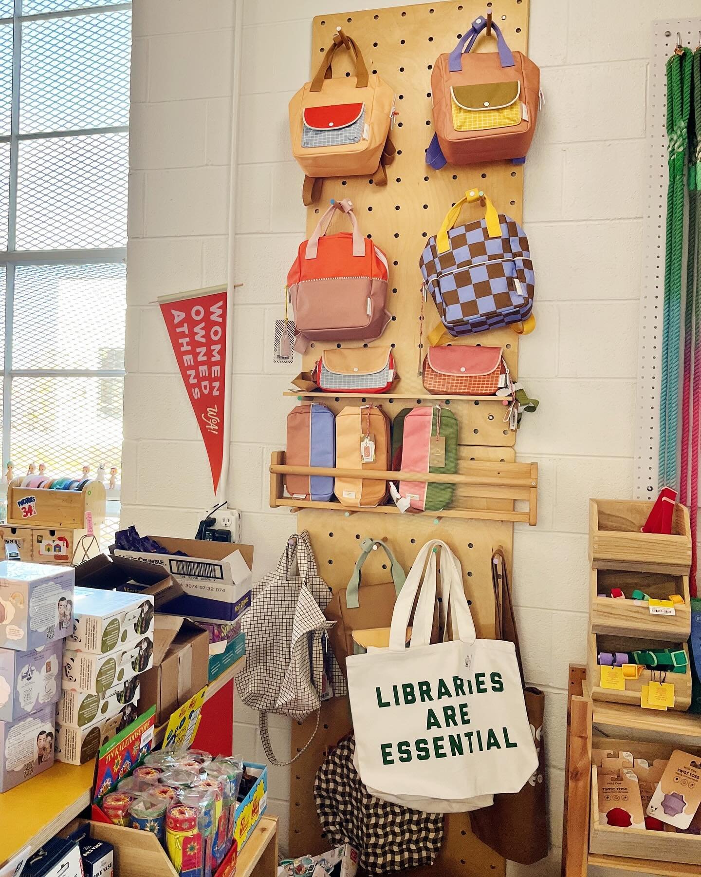 We love all of the colorful spaces our @womenownedathens pennants have found homes 💖

It&rsquo;s cool to see how a physical takeaway can help build excitement around your brand. One of our favorite parts of the branding process is taking your digita