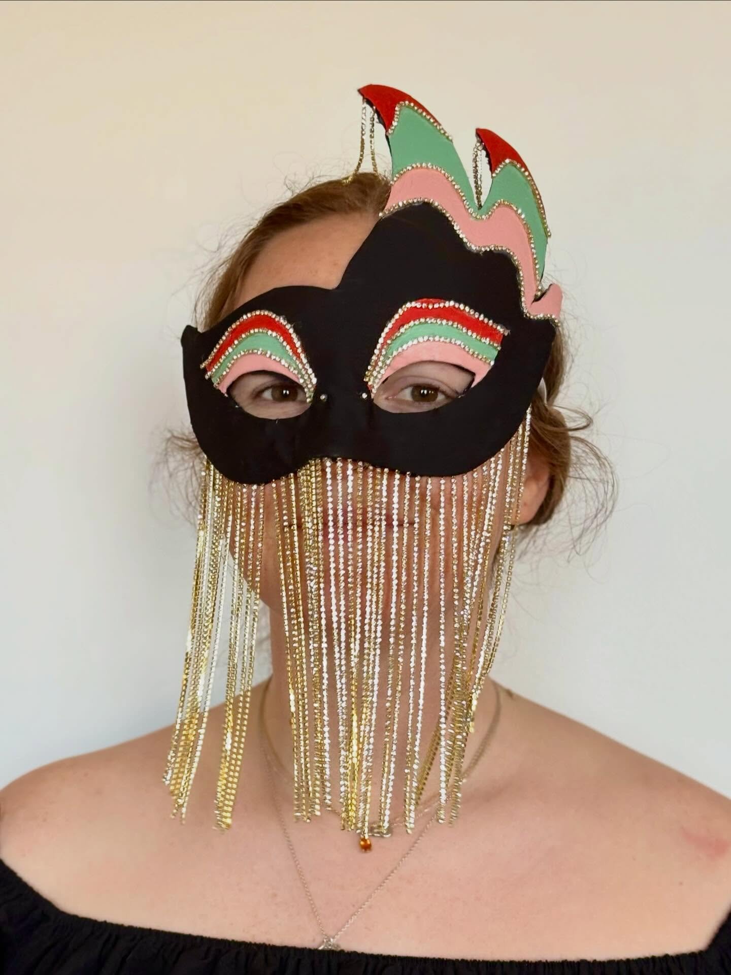 @historicathens asked @lilajmnzz to make a mask for this year&rsquo;s Mardi Gras auction!

Working on something physical instead of digital was super fun for me. I wanted to create something elegant with a Mardi Gras ✨sparkle✨, but also felt like the
