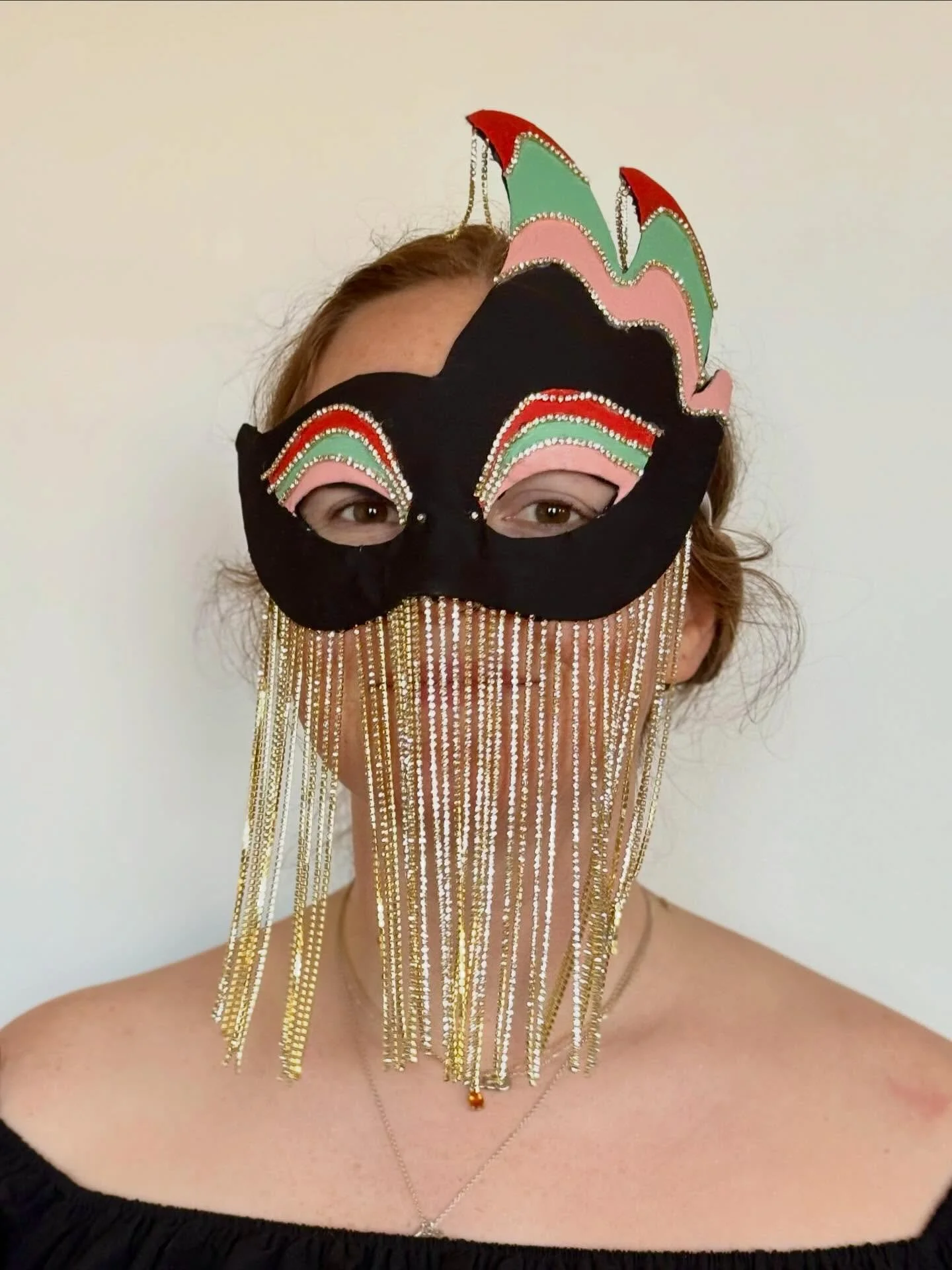 @historicathens asked @lilajmnzz to make a mask for this year&rsquo;s Mardi Gras auction!

Working on something physical instead of digital was super fun for me. I wanted to create something elegant with a Mardi Gras ✨sparkle✨, but also felt like the