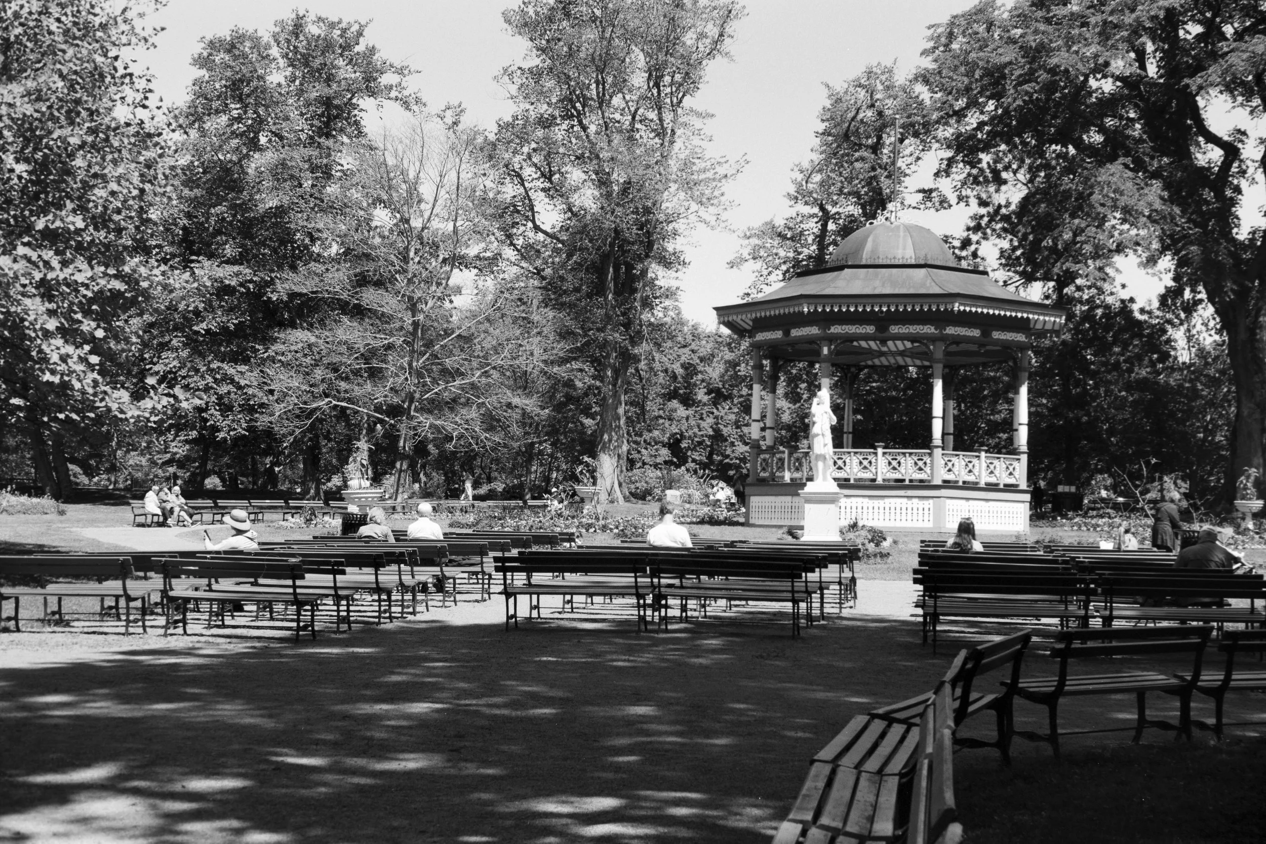 Breakfast in the Gardens