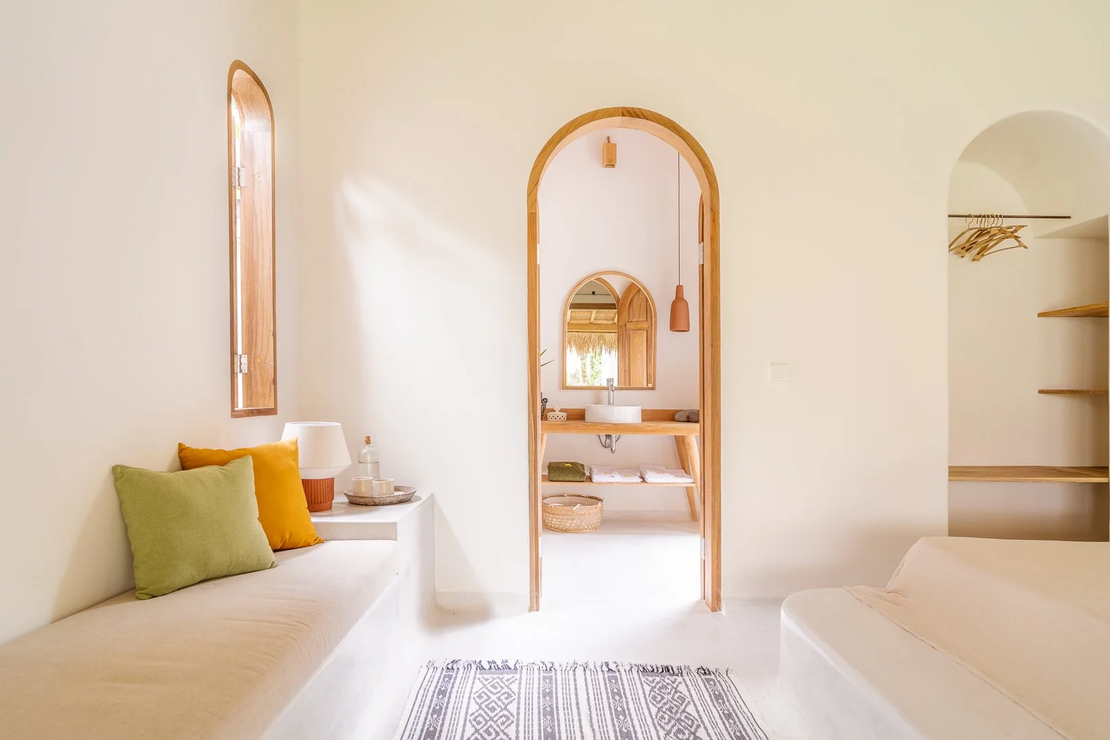 YAMABALIAN_ROOM_DELUXE__3_DSC03545-HDR.jpg