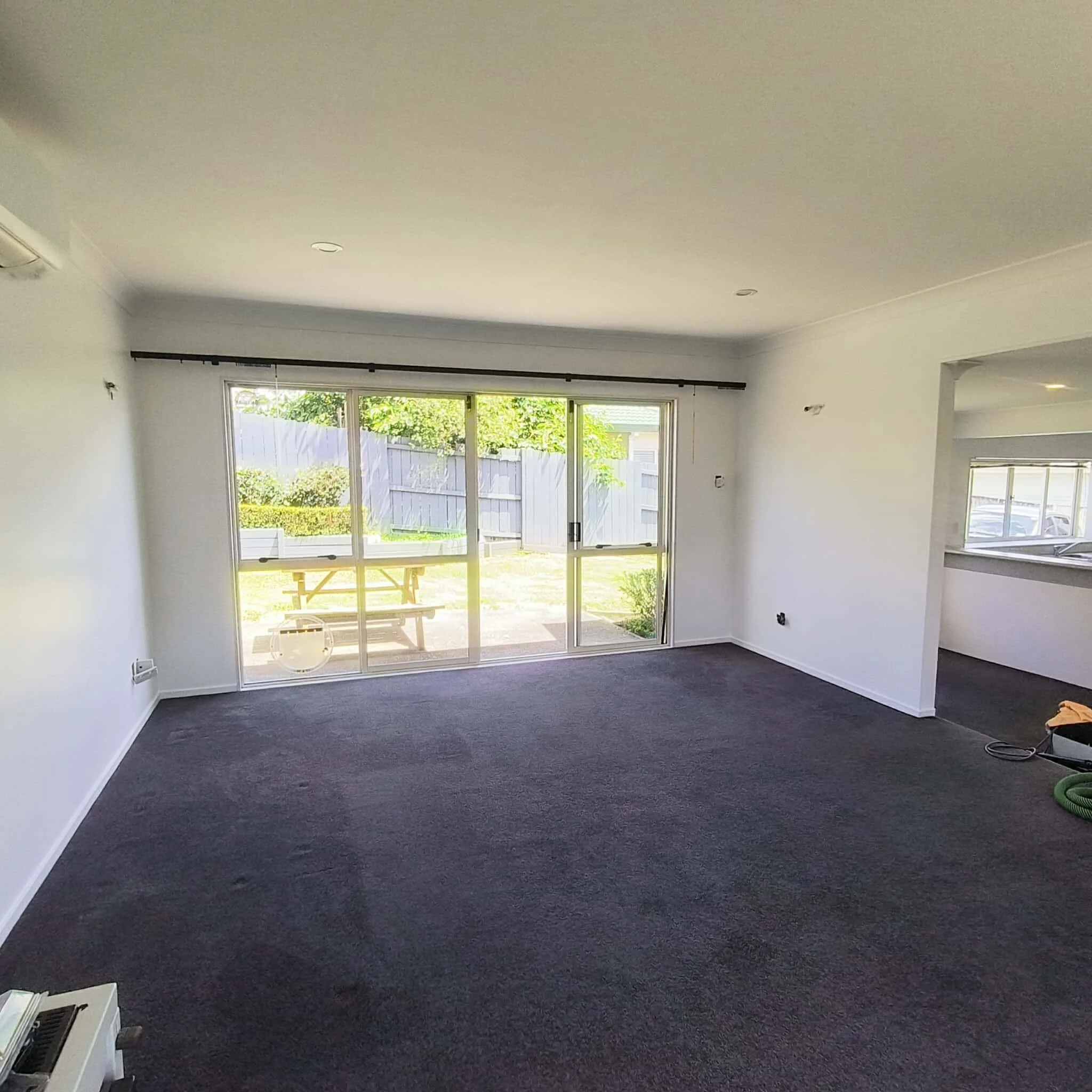 interior-painting-auckland-home-mtroskill-lounge.JPEG