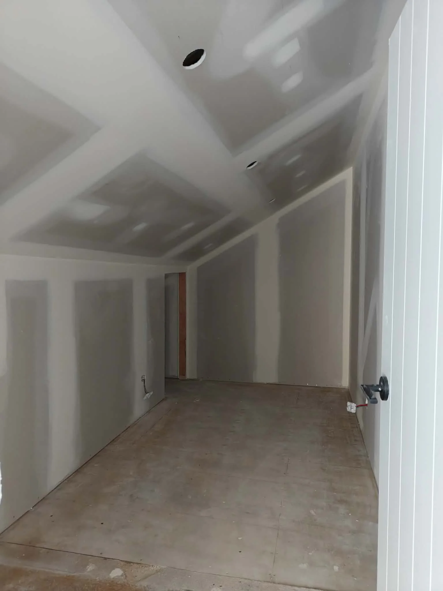 interior-plastering-auckland-east-closet.JPG