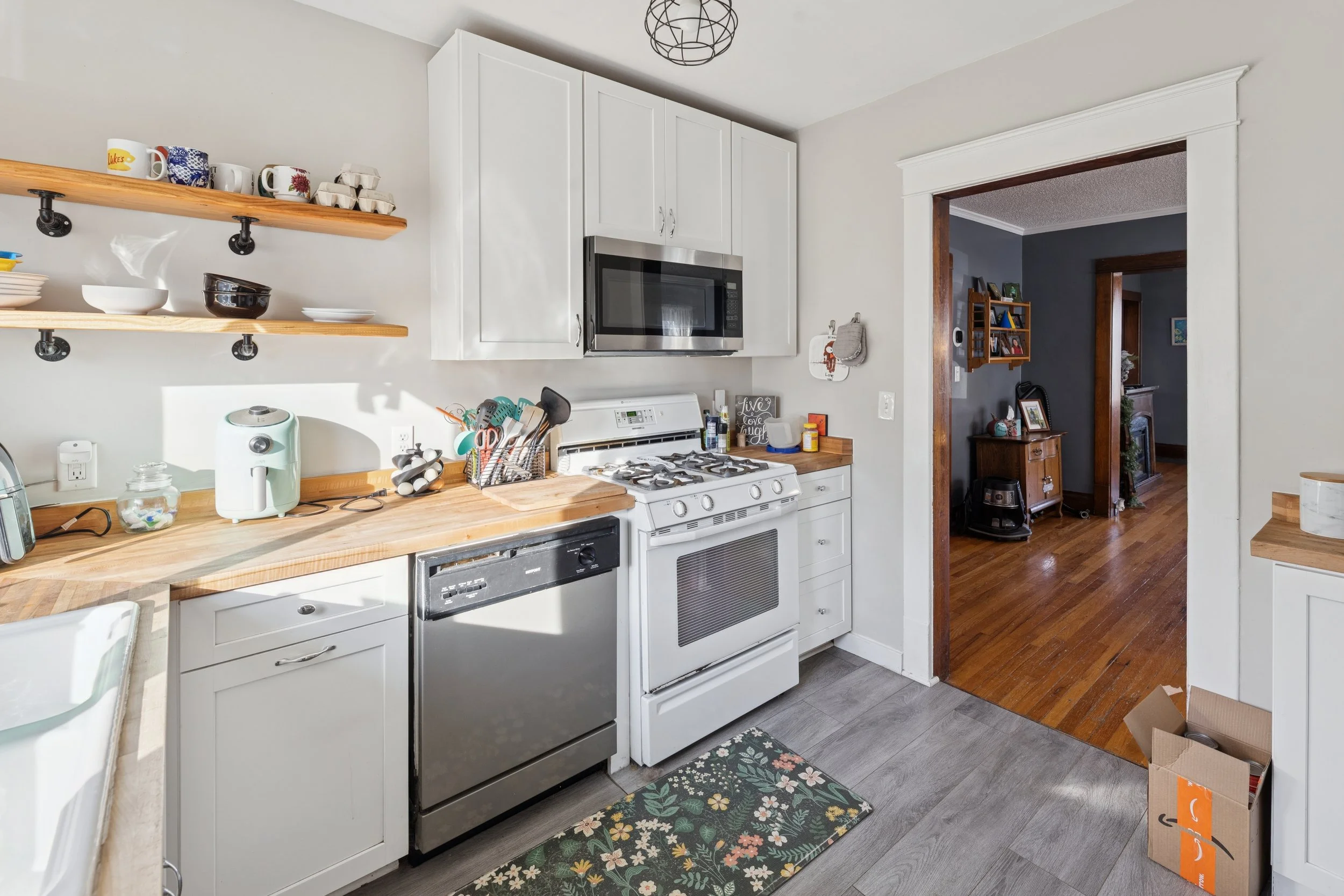 2245 Morton Ave Muskegon-Windowstill-8.jpg