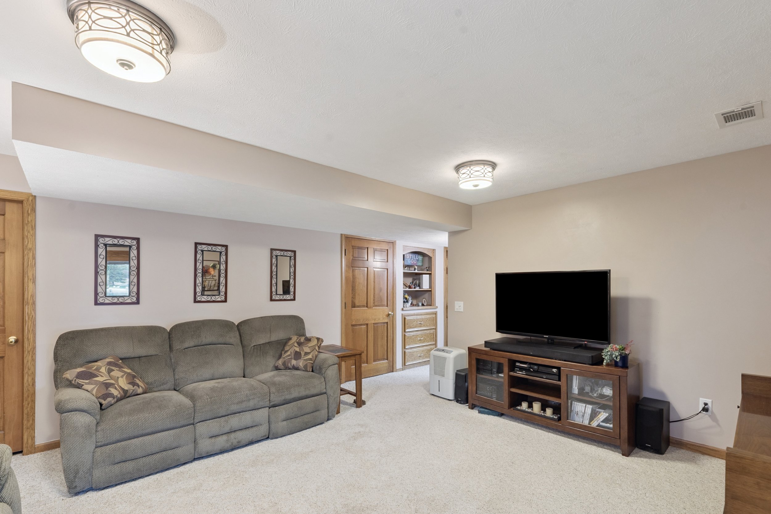 1552-Springbrook-Dr-WindowStill-34.jpg