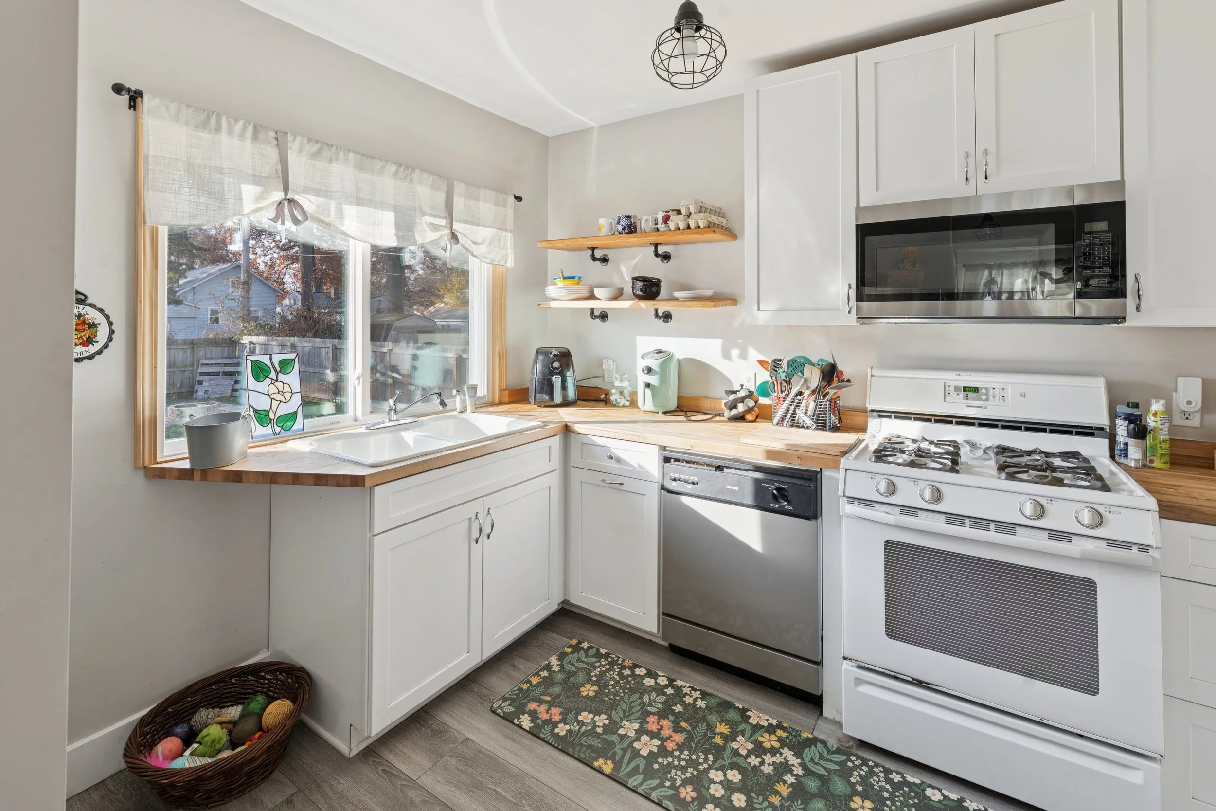 2245 Morton Ave Muskegon-Windowstill-9.jpg