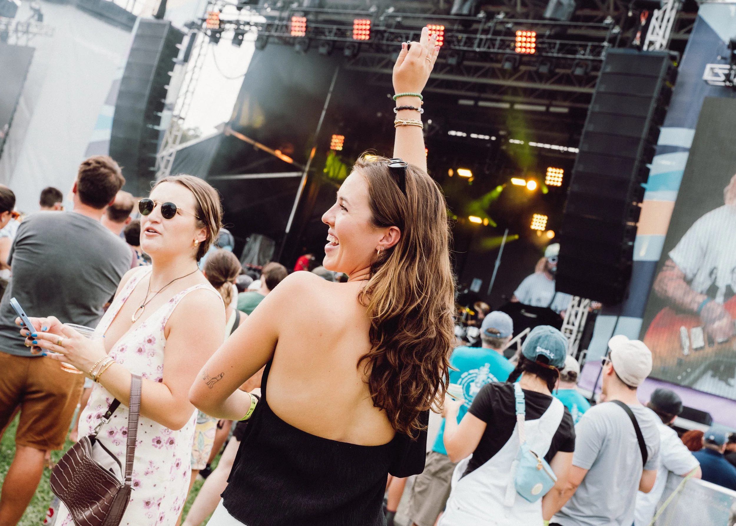BRW-SAT-CROWD-4 copy.jpg