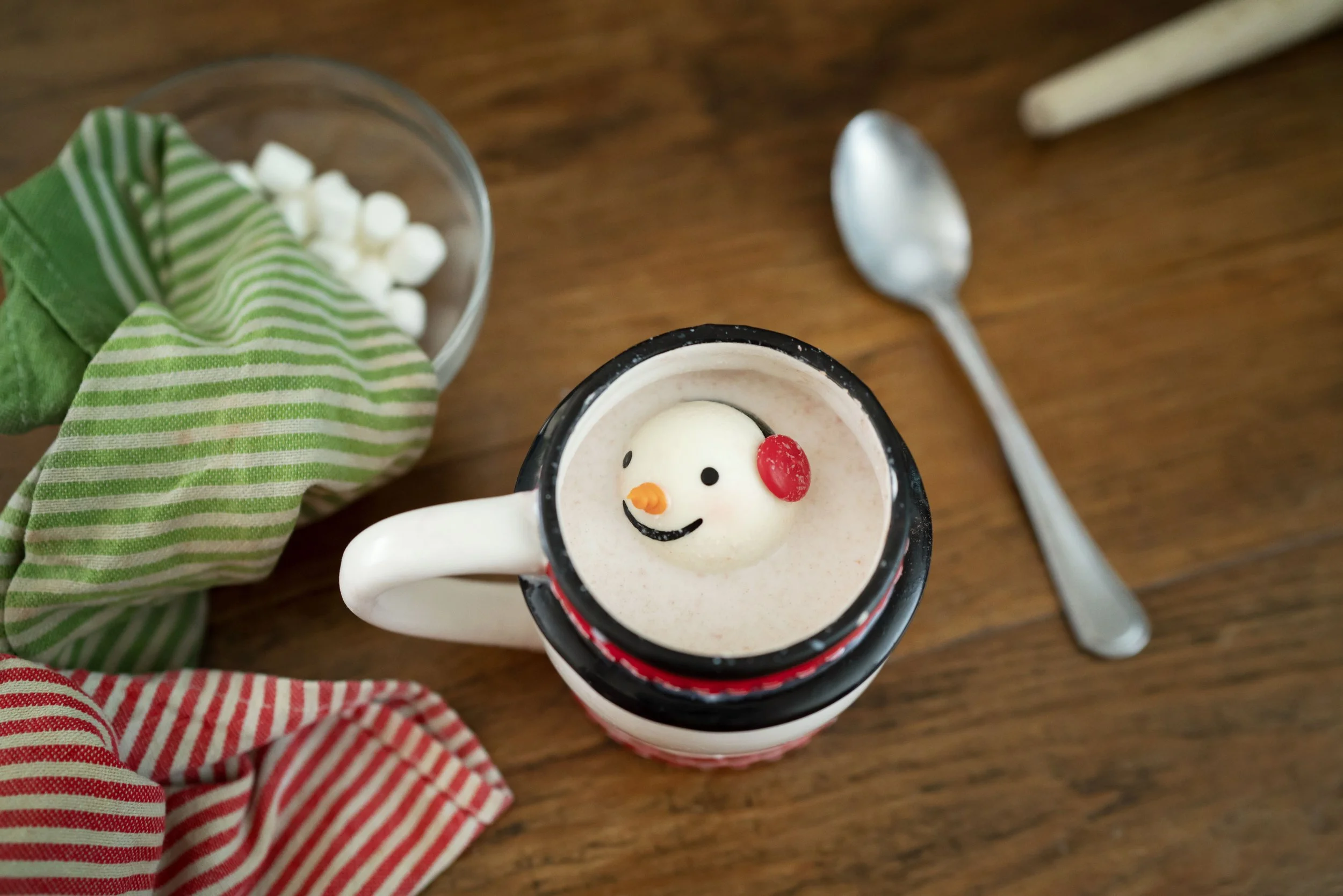 Web_912 Michaels_M0921_05_Choc_Bomb_0142-02-02.jpg