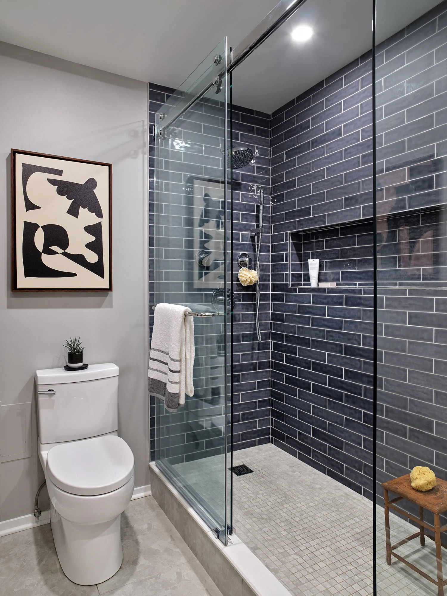 Modernist print for the primary bath