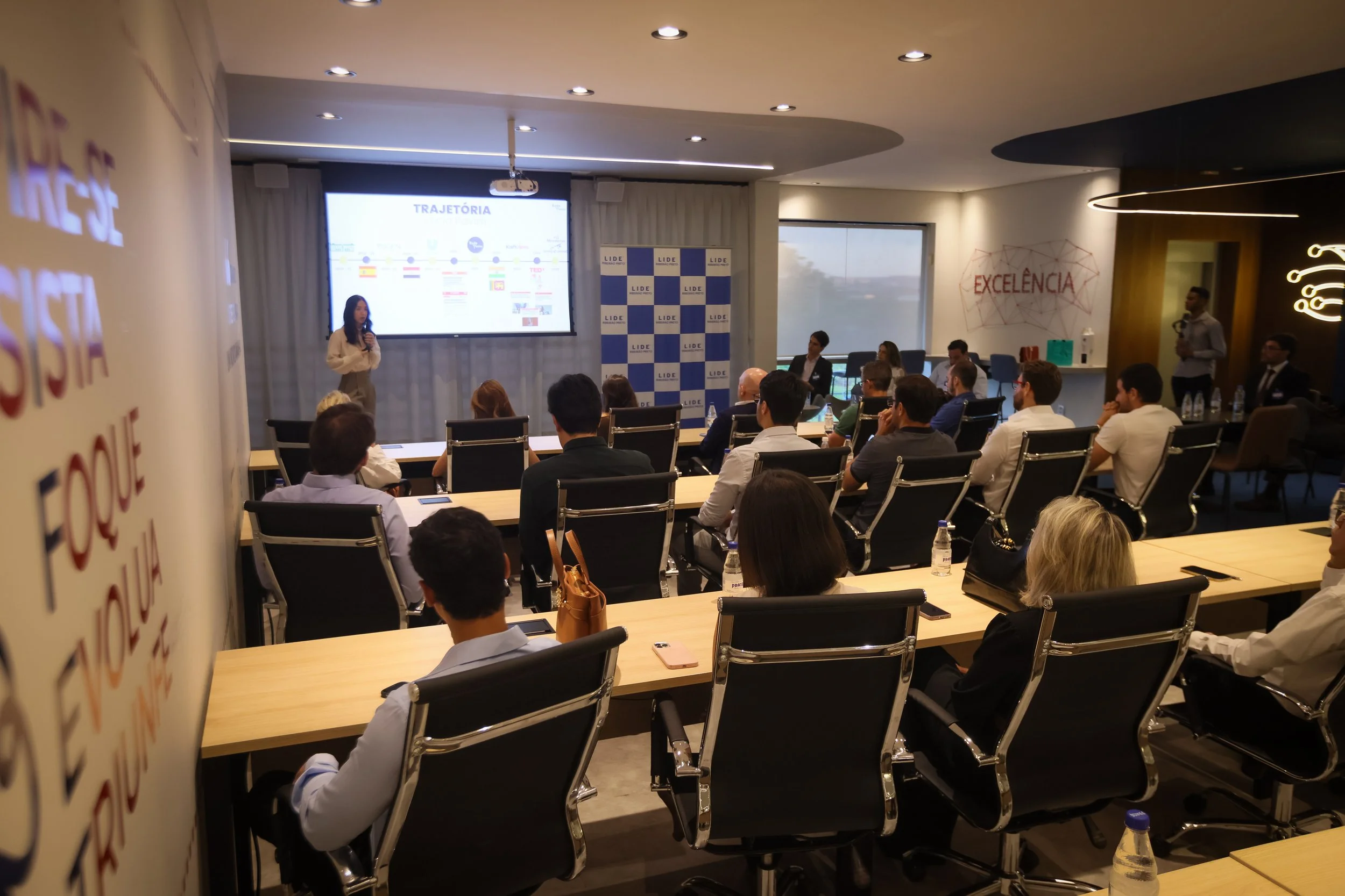Cobertura Fotográfica | LIDE Futuro Ribeirão Preto promoveu diálogo sobre tendências, comportamento e integração entre gerações com Letícia Pavim