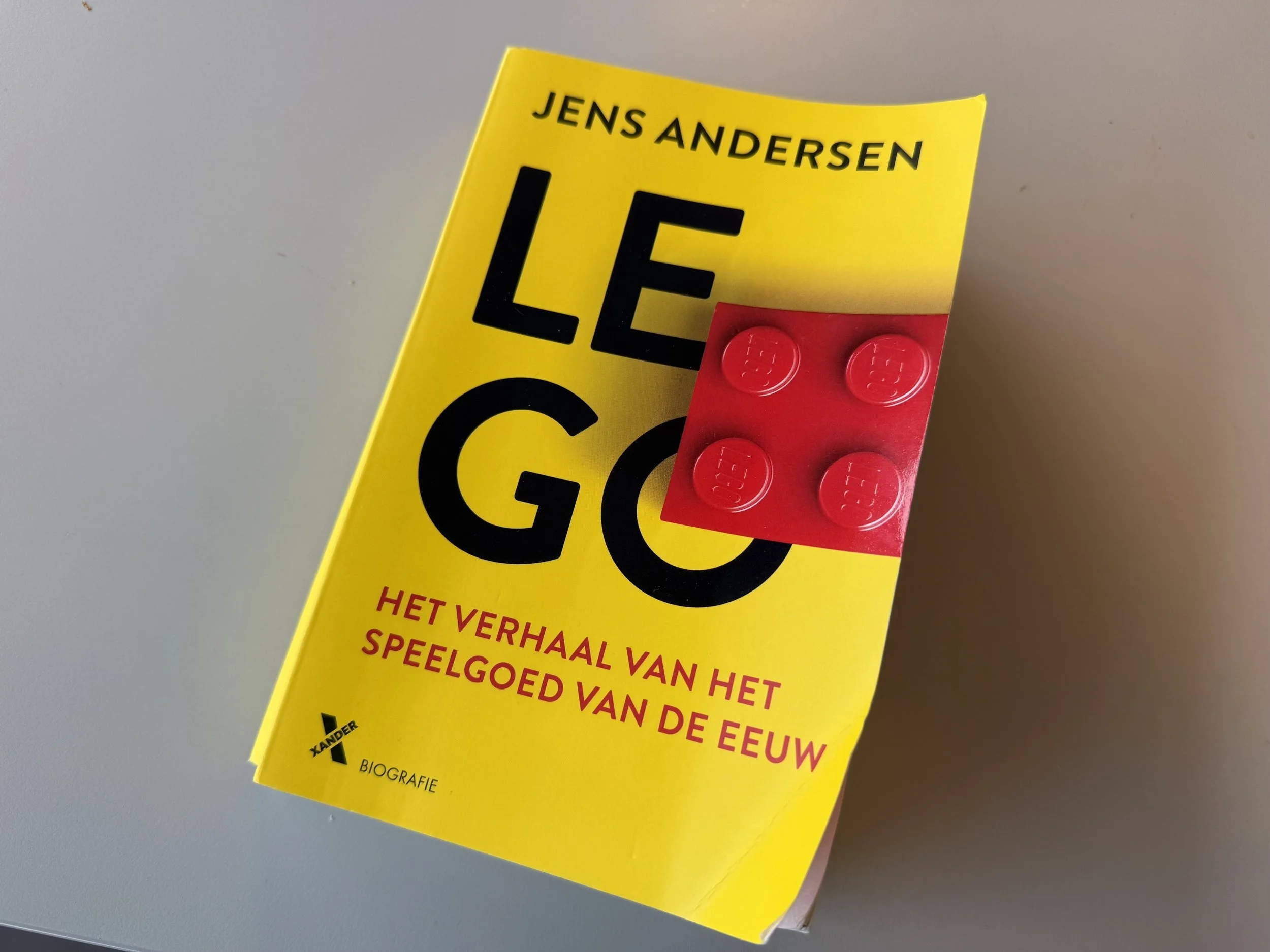 Het lego boek, historie van het familiebedrijf