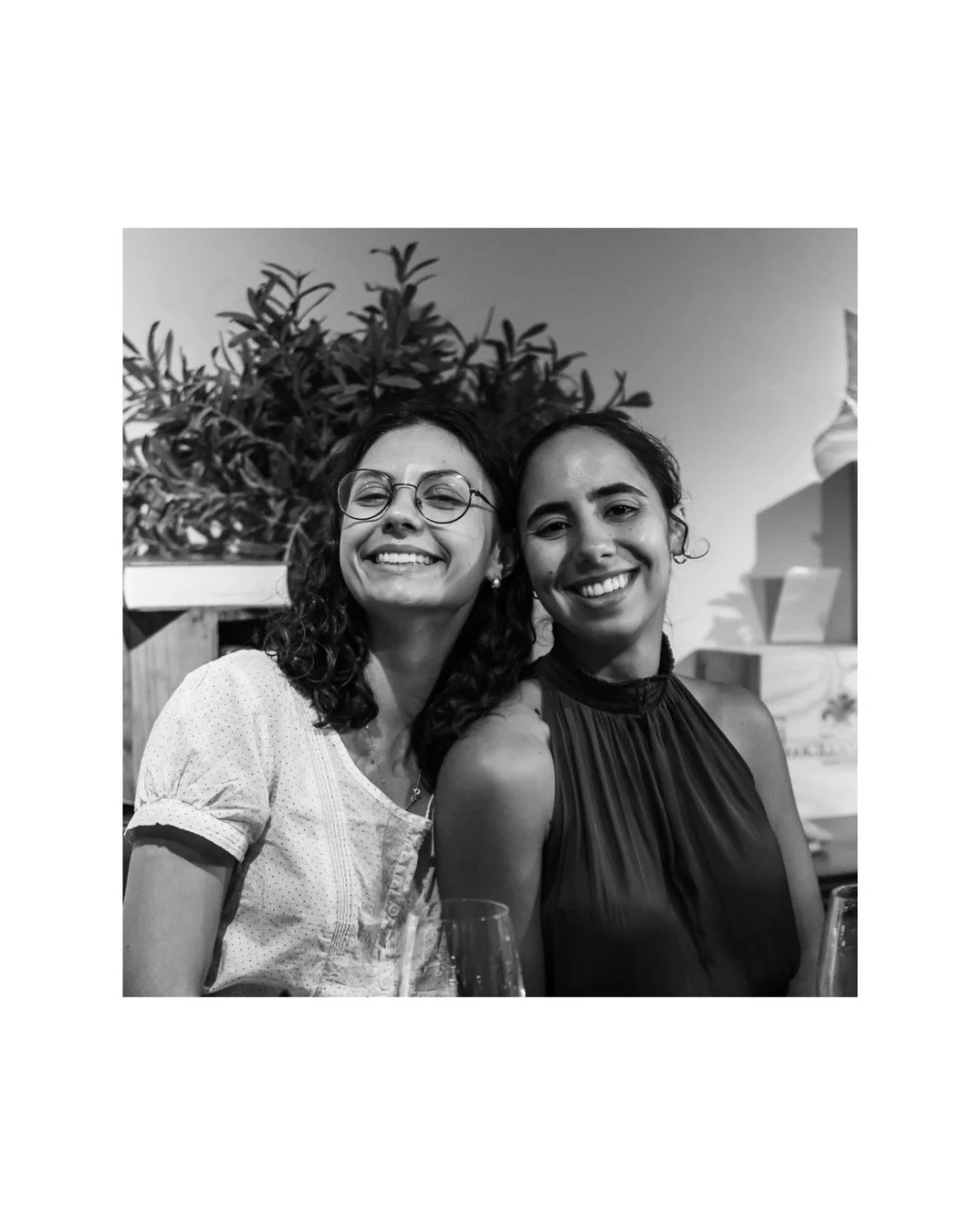 Kicked off the year the only way that felt right: a cheeky Friday after-work wine at @wynstore7130, to celebrate two January birthdays and 5 new team members (That's 40% growth - UNREAL!)

Here's to a whole new studio, a whole new year, and to the fa