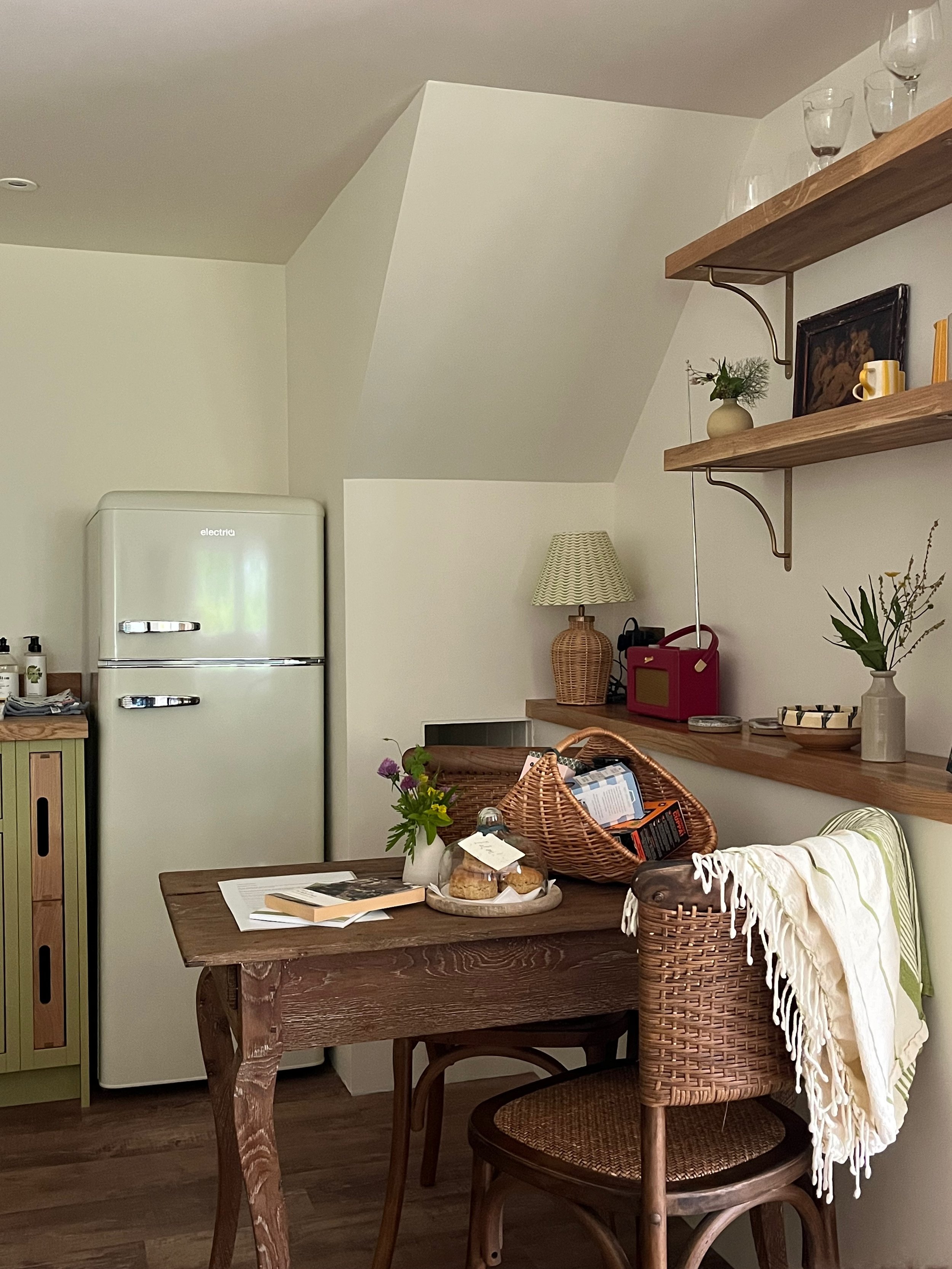 Vintage style kitchen in The Granary.jpeg