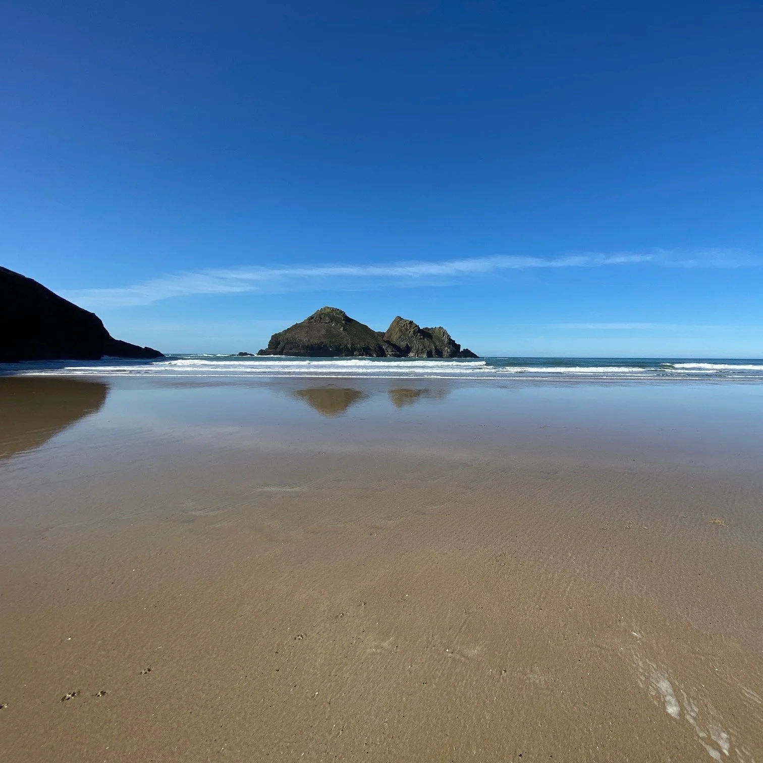 Ennys Cornwall - West Cornwall - Gull Rock at Holywell Bay
