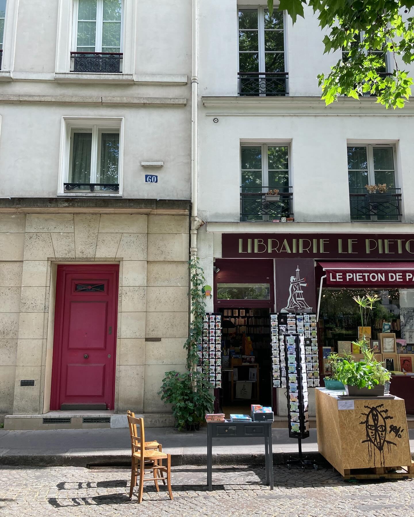 Flanieren = &bdquo;Ohne ein bestimmtes Ziel langsam umherschlendern&ldquo;. 
Und wo k&ouml;nnte man dies besser tun als hier? #paris #verliebtinparis #flaniereninparis 

***

Fl&acirc;ner = &laquo;&nbsp;Se promener sans h&acirc;te, en s&lsquo;abandon