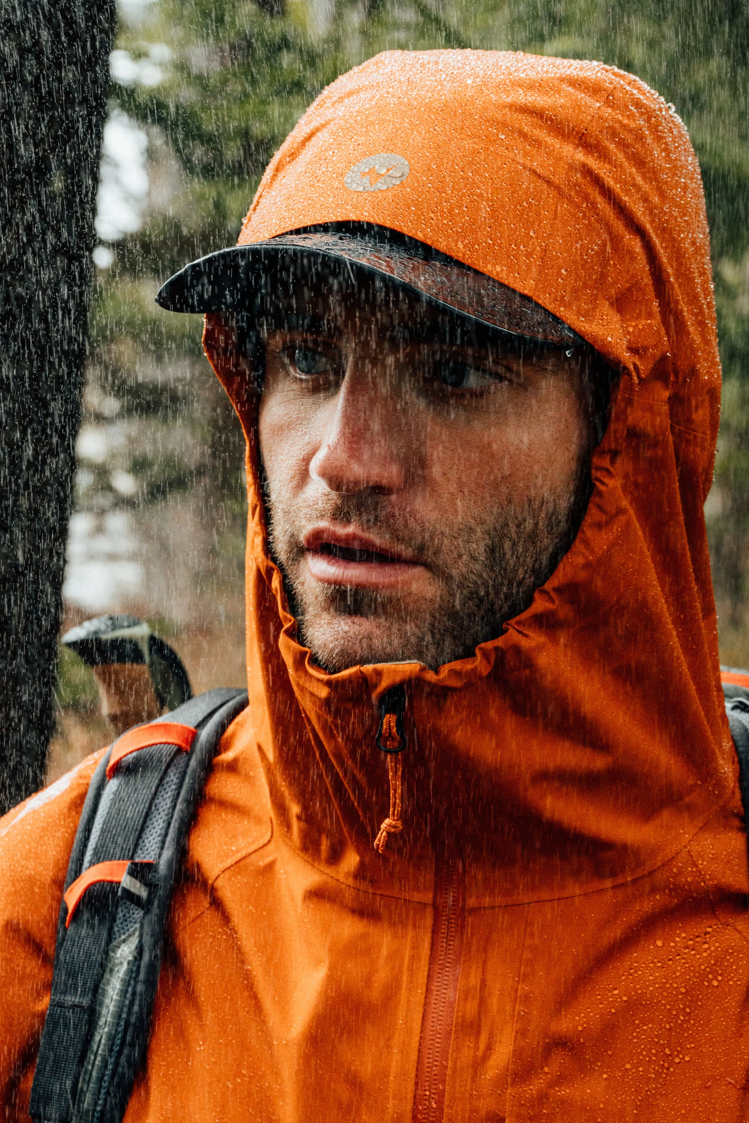 F26_SHOT 4_TechHikeWater_WaypointPreCipEVOFlx_VAR_Lifestyle_06686-ROUGH.jpg