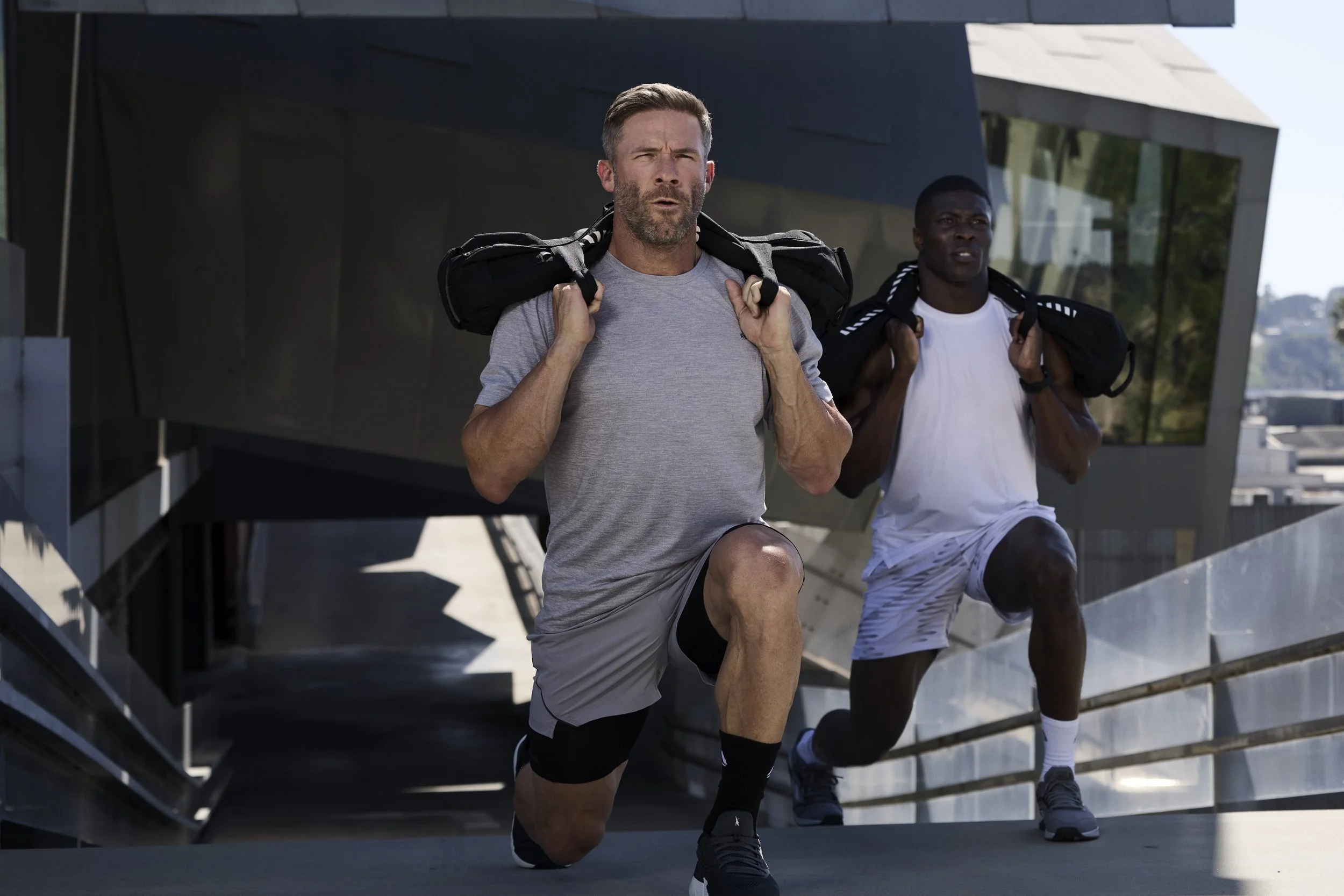 DAY_1_RB-S26-SHOT_07_H1-H2_MNS-SANDBAG_LUNGES_04602_FINAL.jpg
