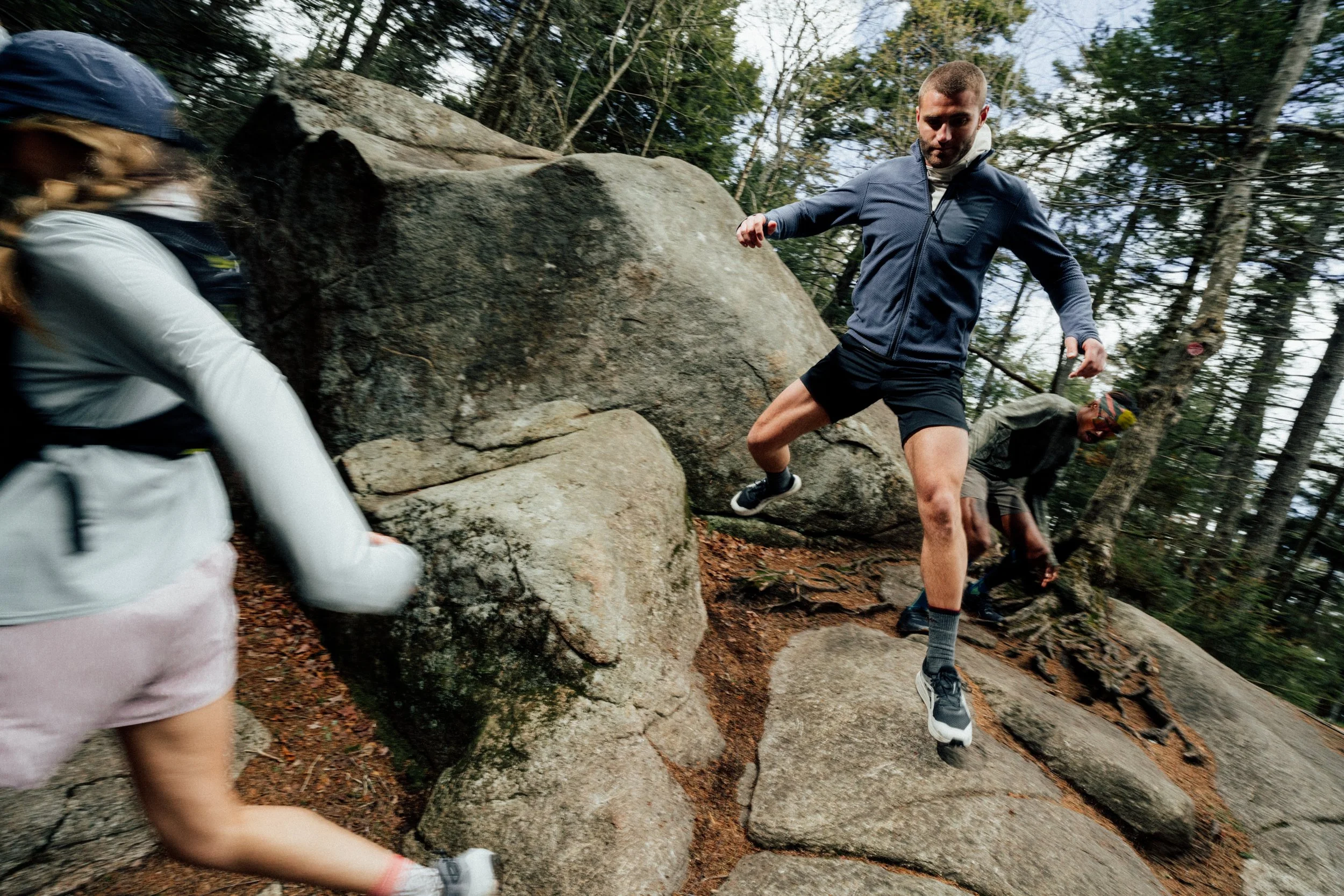 F26_SHOT 3_TrailRun_AerothemalAirFleece_VAR_Lifestyle_02124-ROUGH.jpg