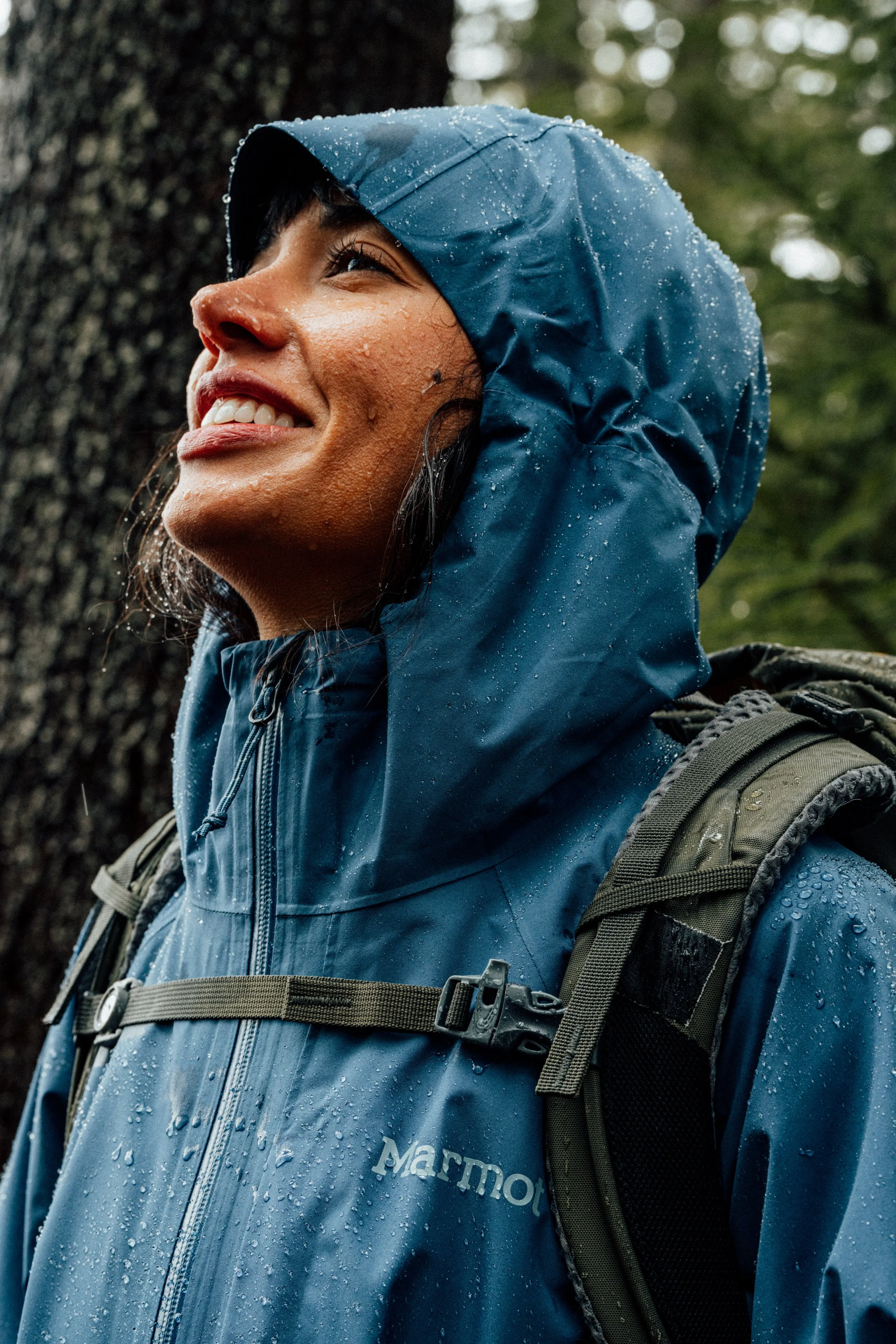 F26_SHOT 4_TechHikeWater_WaypointPreCipEVOFlx_VAR_Lifestyle_06917-ROUGH.jpg