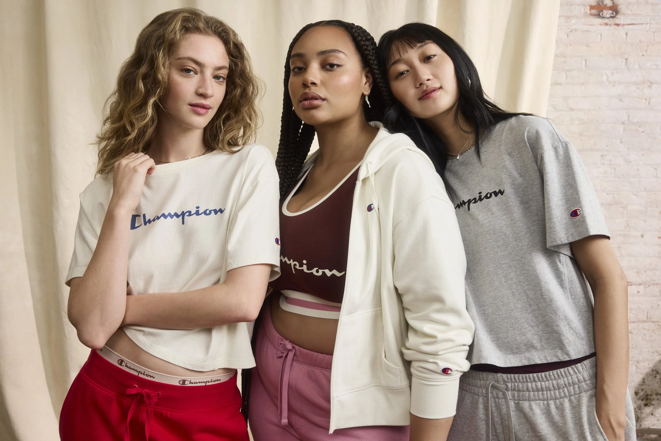SHOT-3_CHMP-F25-PT2_WOMENS-ICONIC-ESSENTIALS_0069_FINAL.jpg