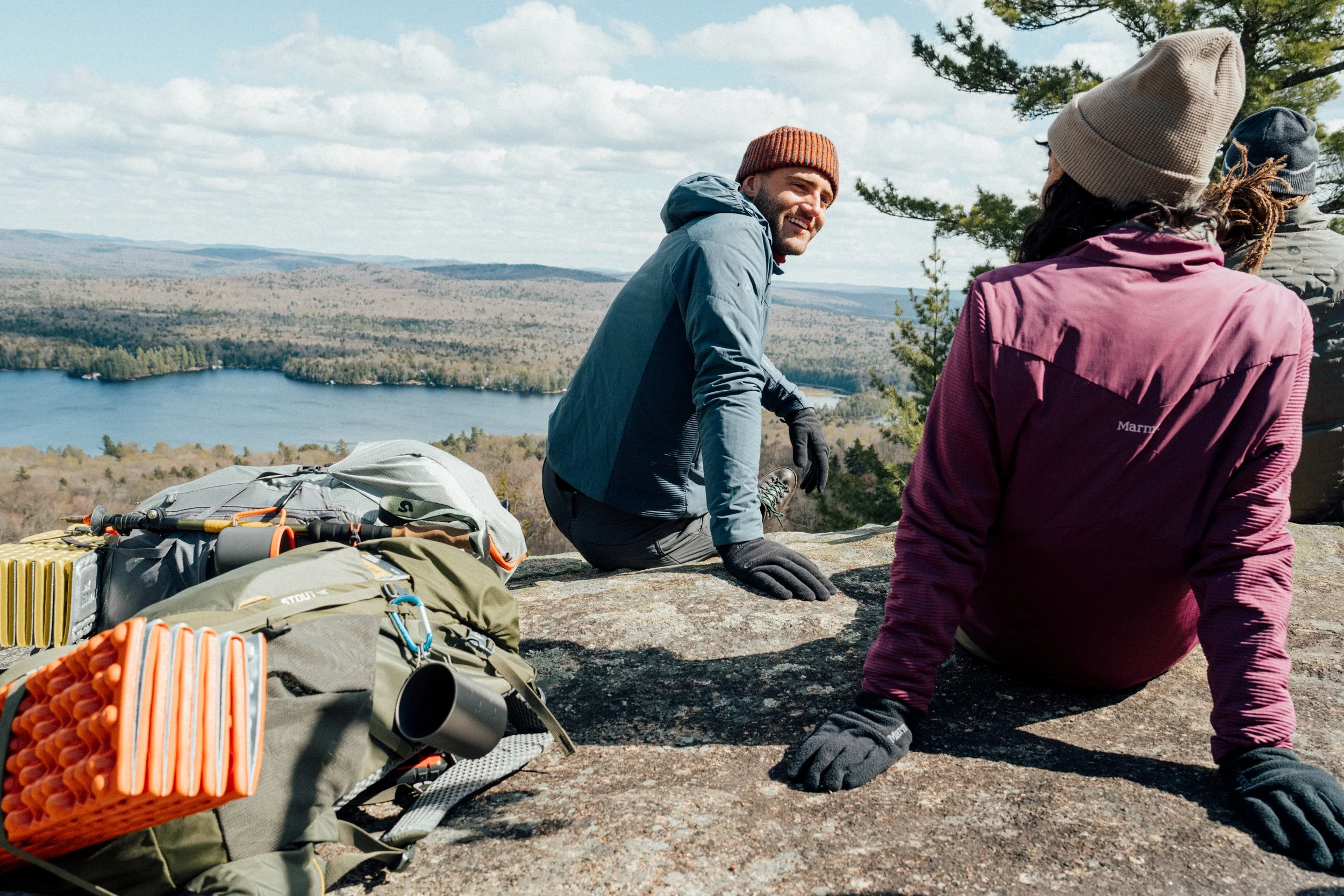 F26_SHOT 5_TechnicalHike_RevloMonoquilt_VAR_Lifestyle_03357-ROUGH.jpg