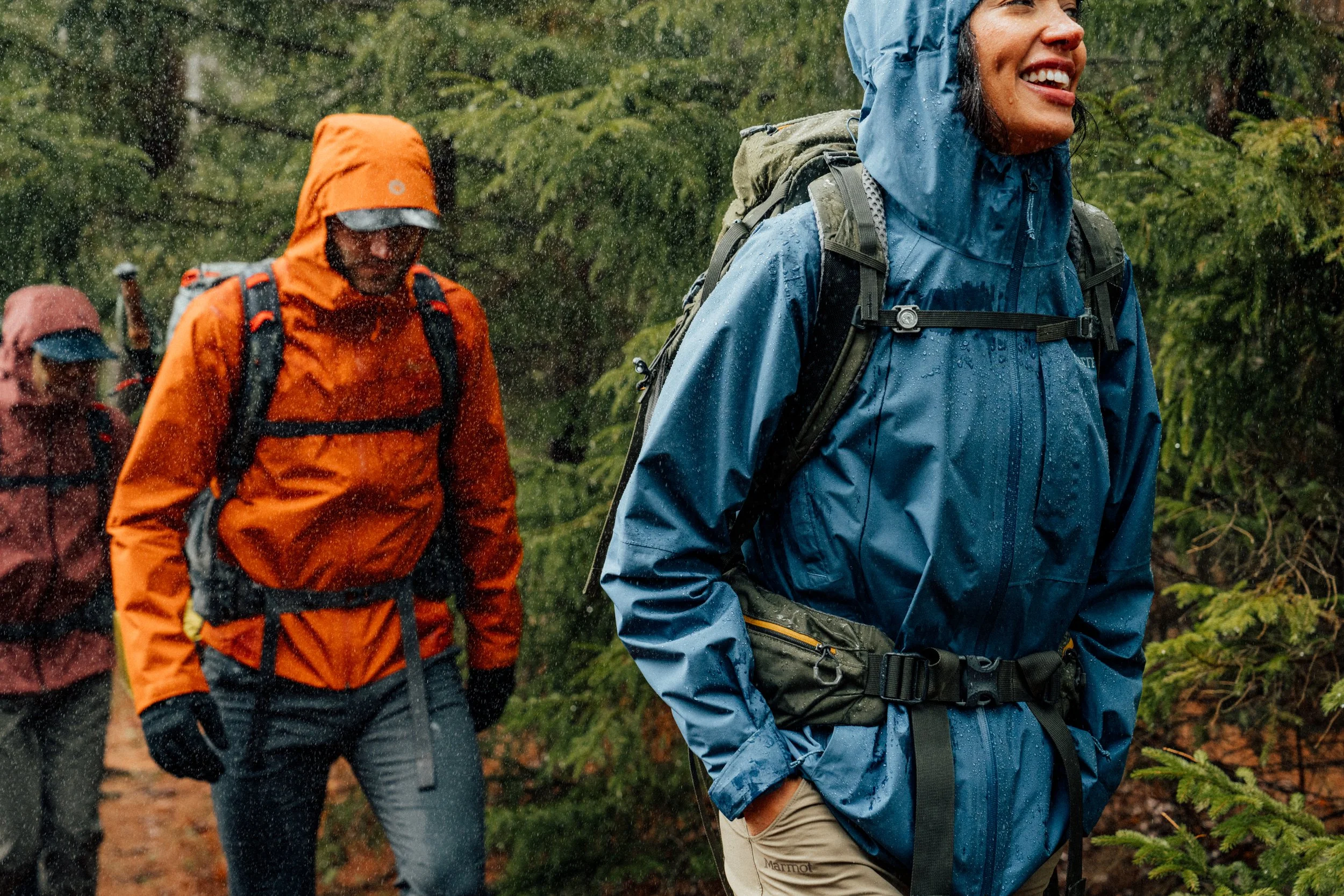 F26_SHOT 4_TechHikeWater_WaypointPreCipEVOFlx_VAR_Lifestyle_07091-ROUGH.jpg