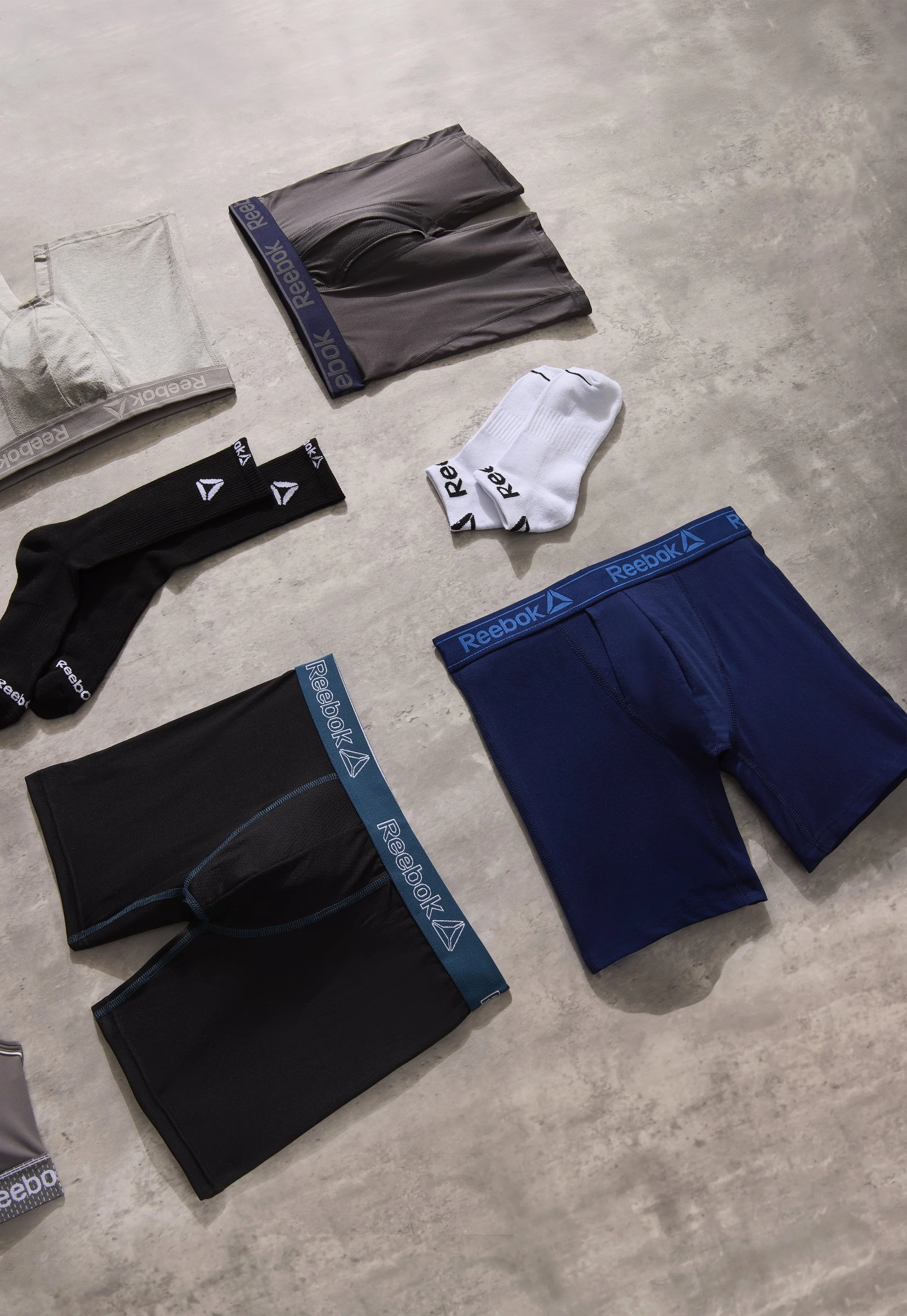 Shot_9_RBK_M_W_Innerwear_0534.jpg