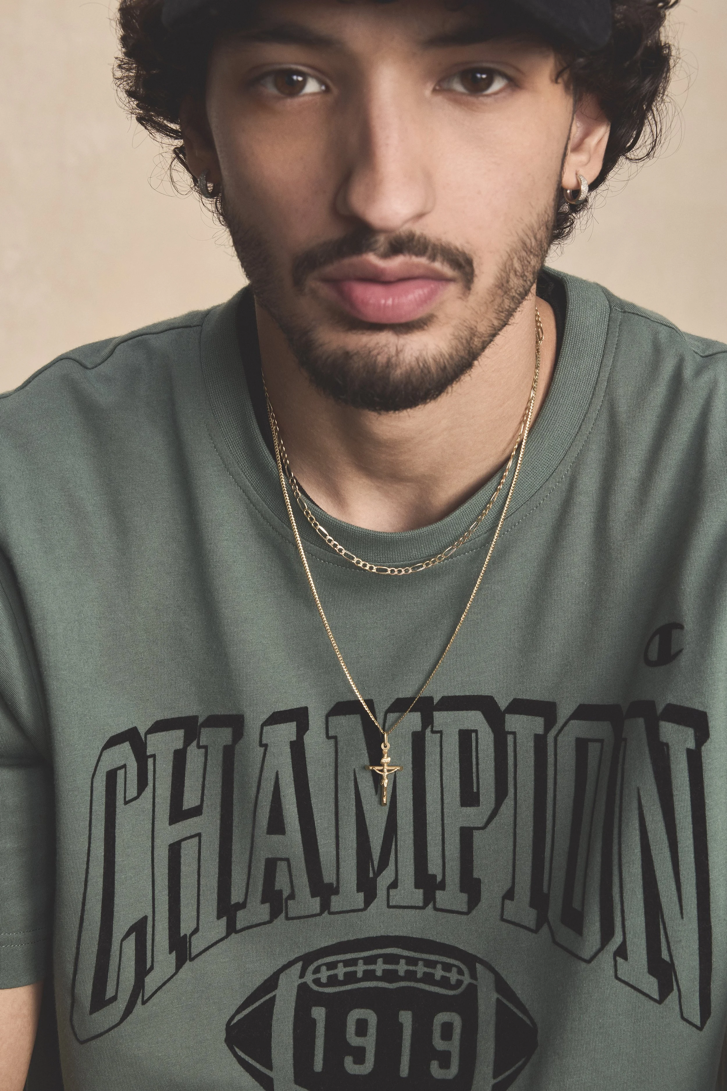 SHOT 1_CHMP-F25 _ICONIC ESSNT_MENS TEE-SINGLE_0133_FINAL.jpg