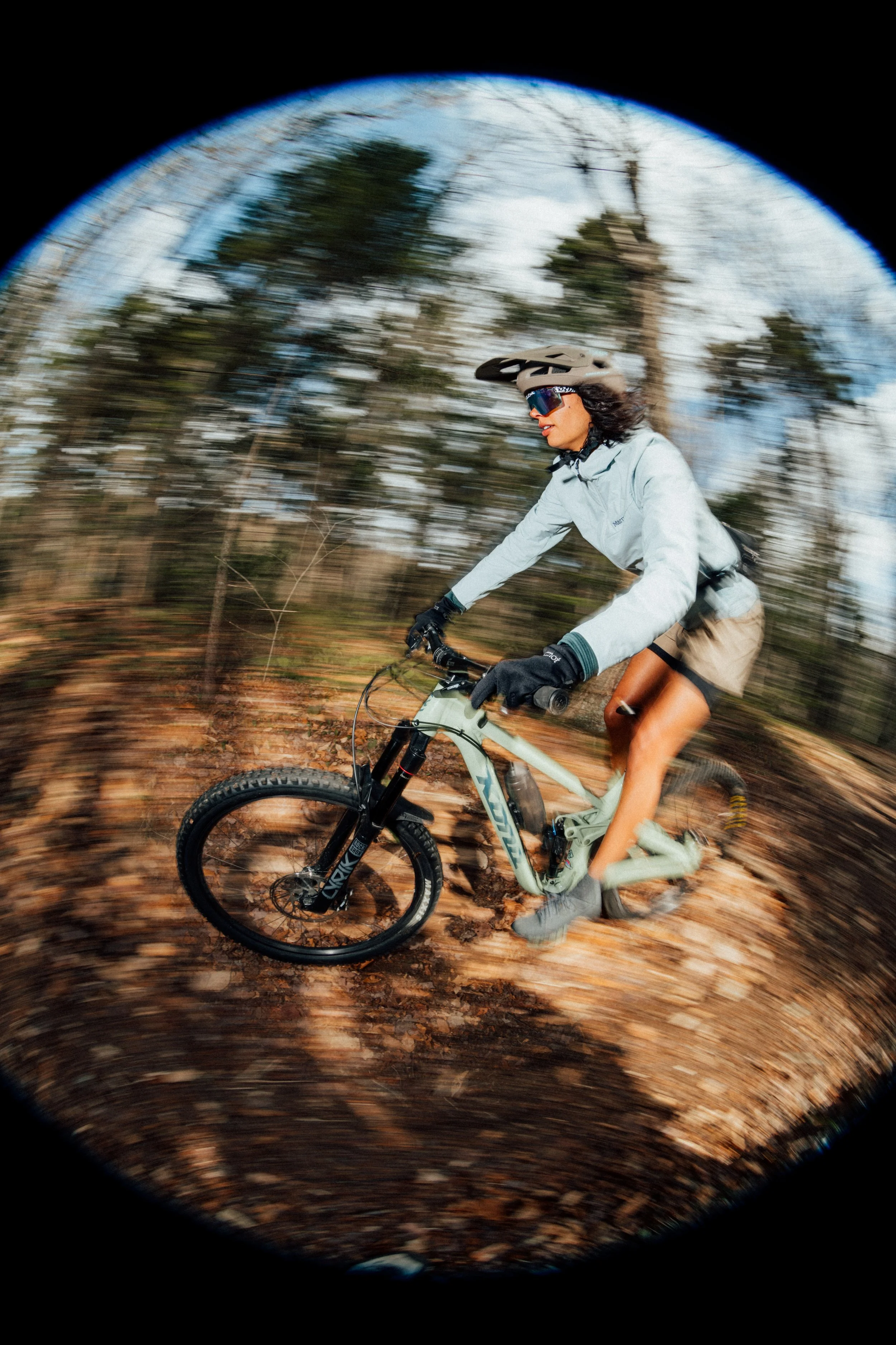 F26_SHOT 2_MtnBikePrePost_RevloMonoquilt_VAR_Lifestyle_05272-ROUGH.jpg
