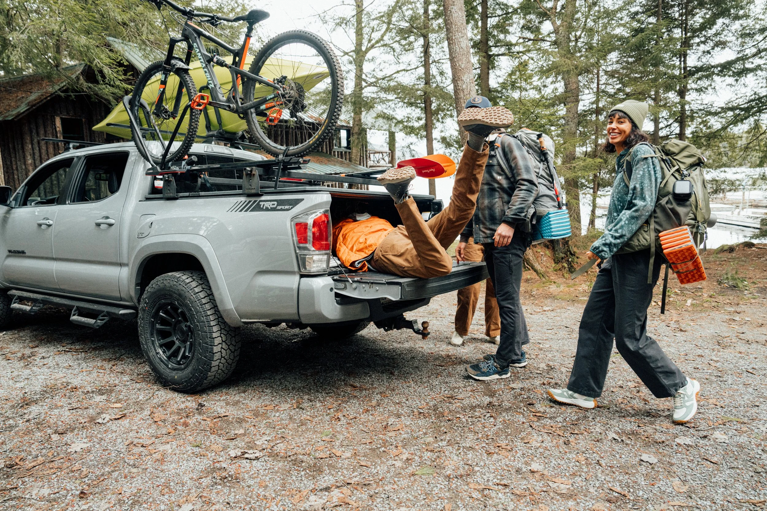 F26_SHOT 3_CabinArrival_OnwardFeltonHiddenPK_VAR_Lifestyle_05803-ROUGH.jpg