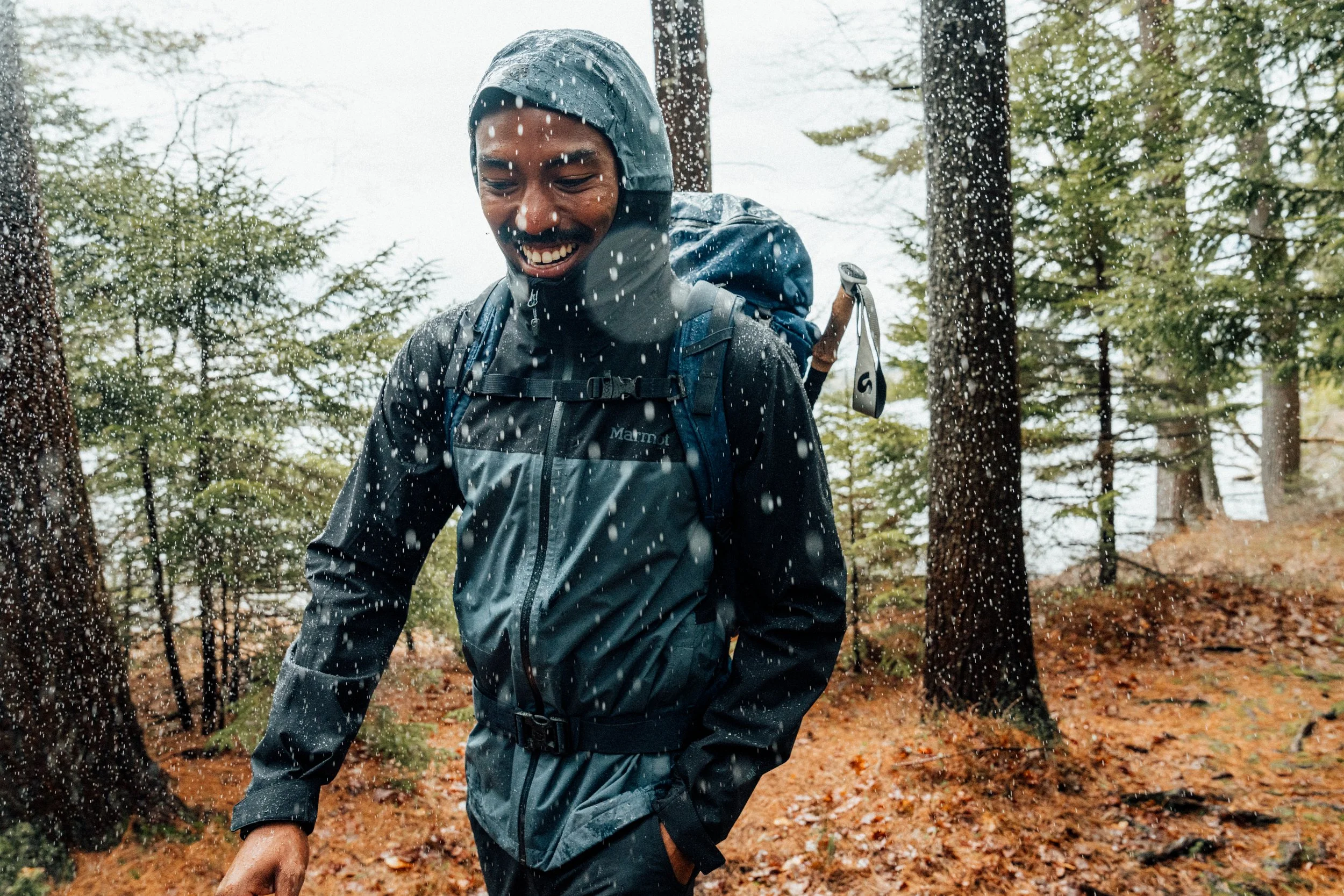F26_SHOT 4_TechHikeWater_WaypointPreCipEVOFlx_VAR_Lifestyle_07214-ROUGH.jpg