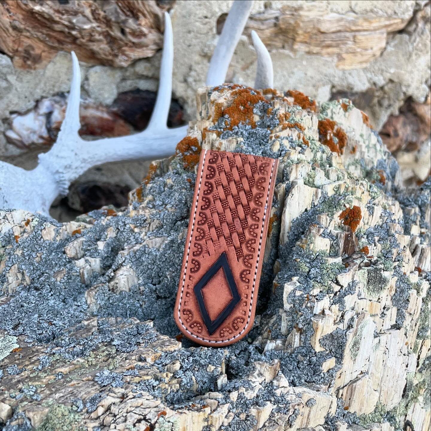 Magnetic money clip headed out #customlether #robisoncustomleather  #madeinnd