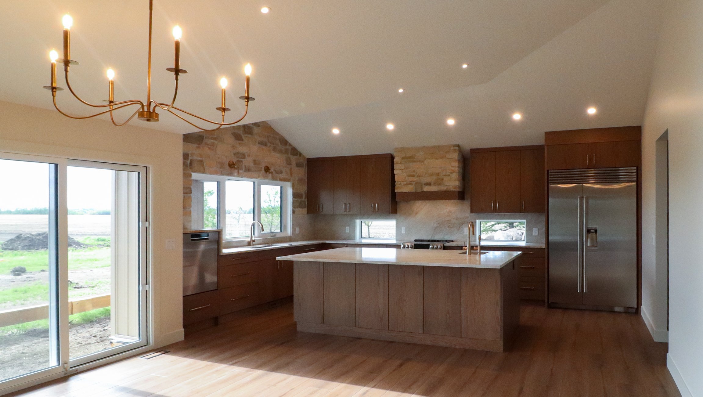 Ridge Oak Kitchen with Purpose-Built Storage