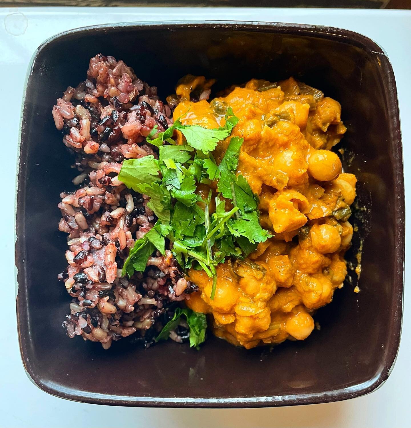 Chana Masala on special today ! Hot served with forbidden and brown rice . This is what I would call spicy but Kunja would call not spicy so  i&rsquo;m not sure how hot it is 😂🤣

#glutenfree #vegan #indianfood #vermont